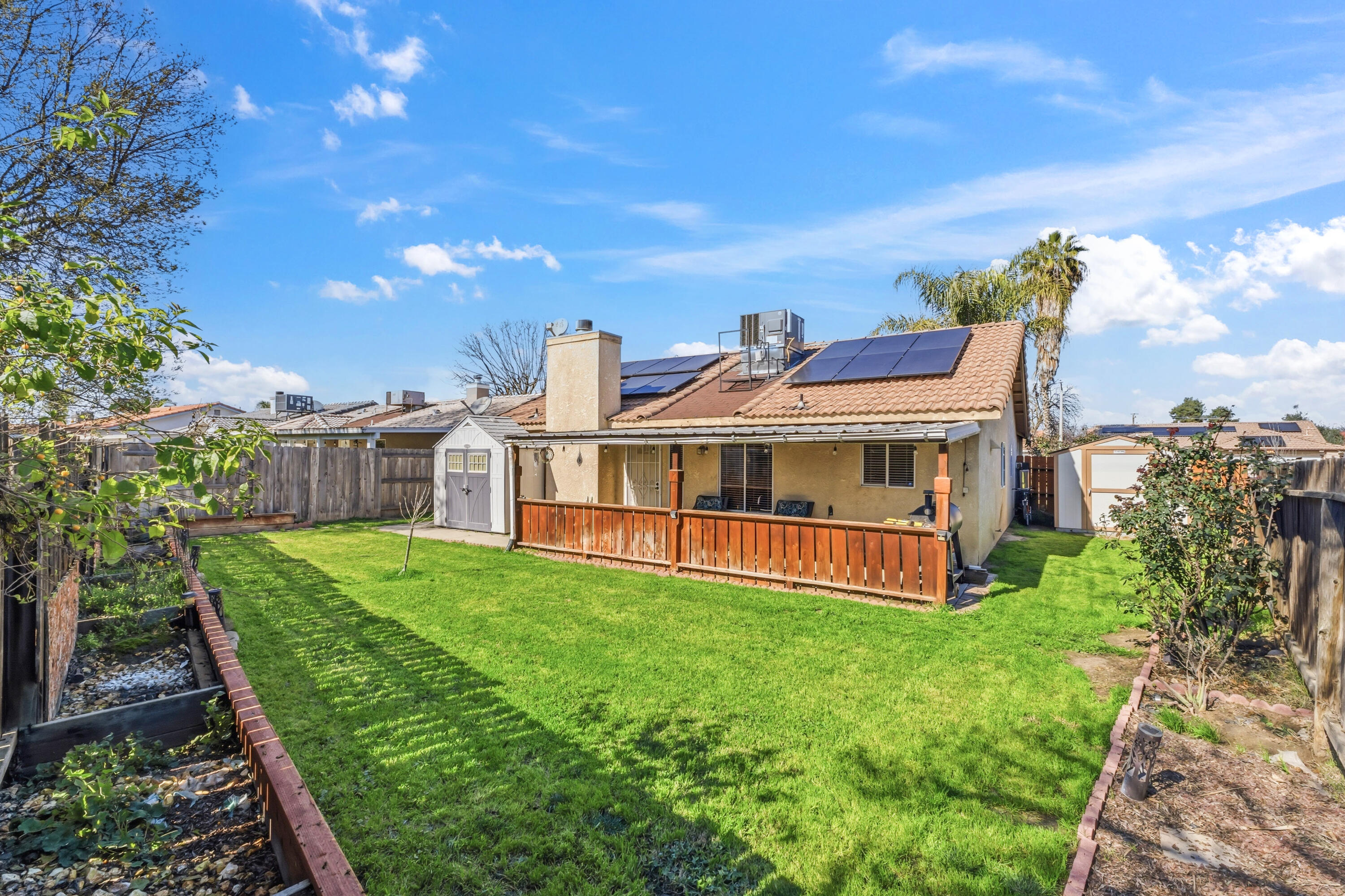 921 Don Medico Dr, Hanford, CA 93230