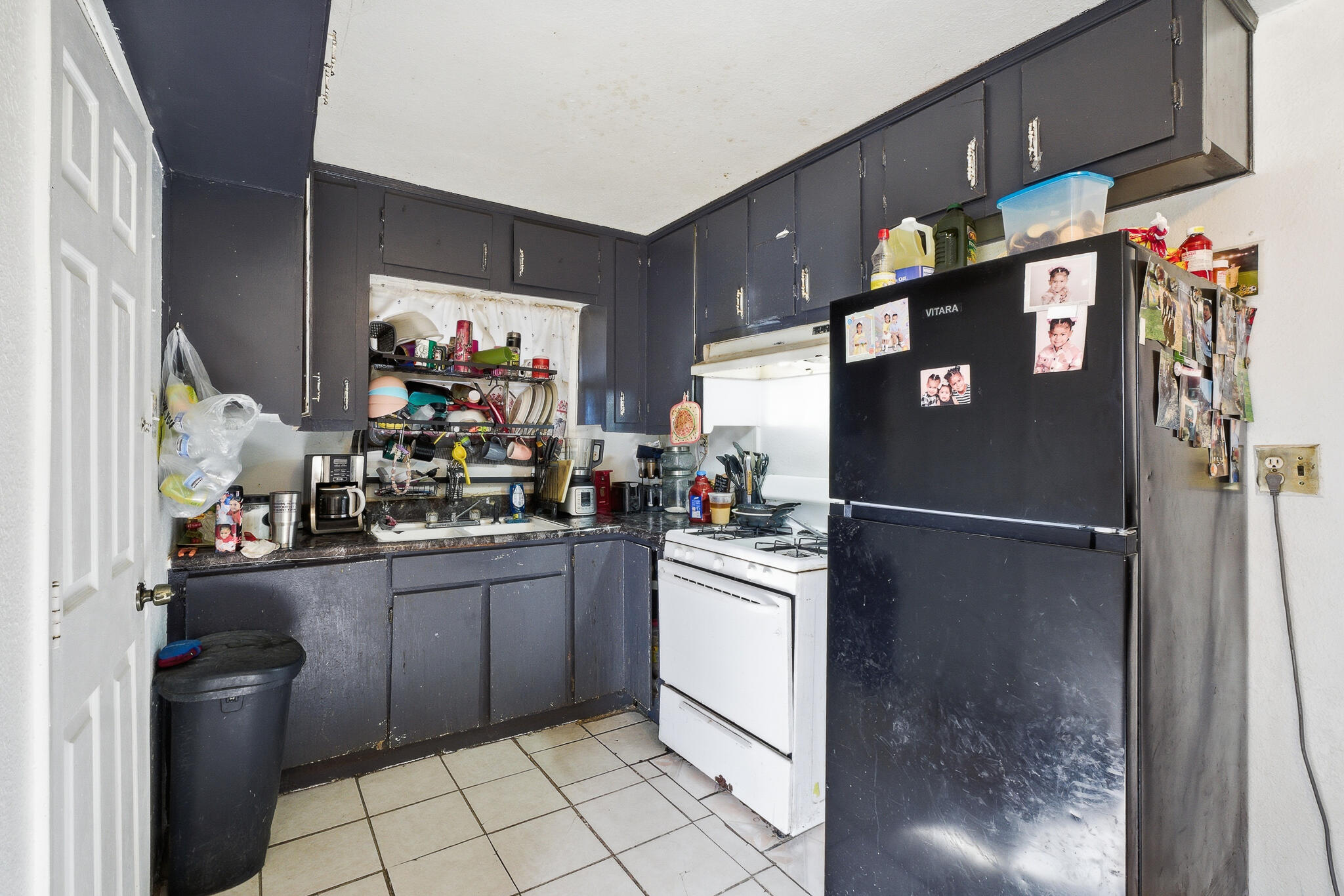 416 E Mariposa St, Avenal, CA 93204