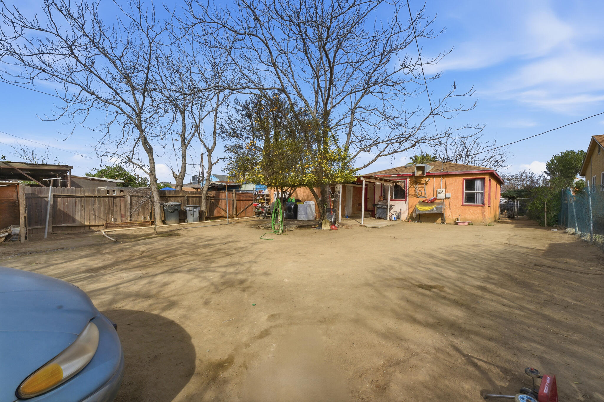 416 E Mariposa St, Avenal, CA 93204