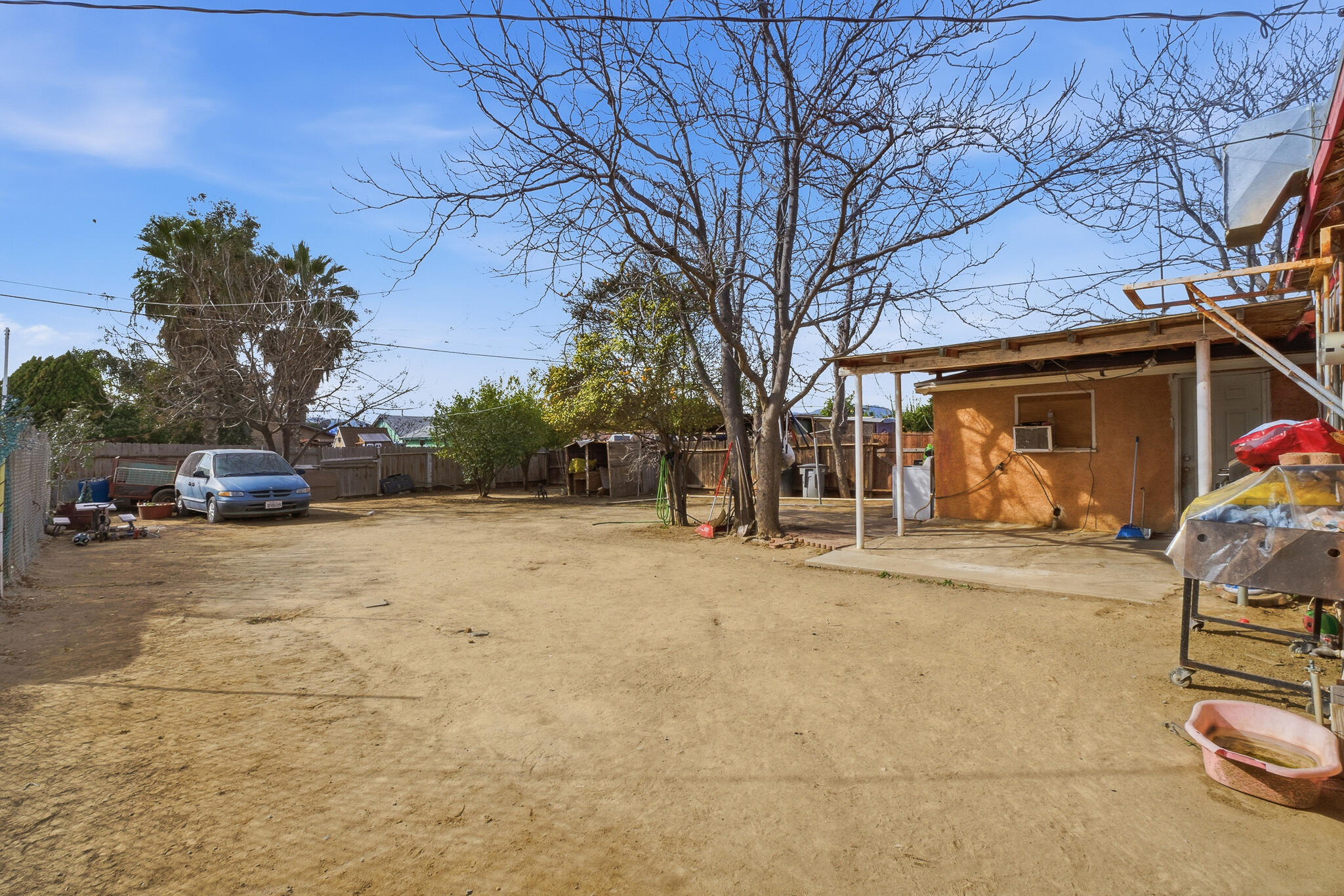 416 E Mariposa St, Avenal, CA 93204