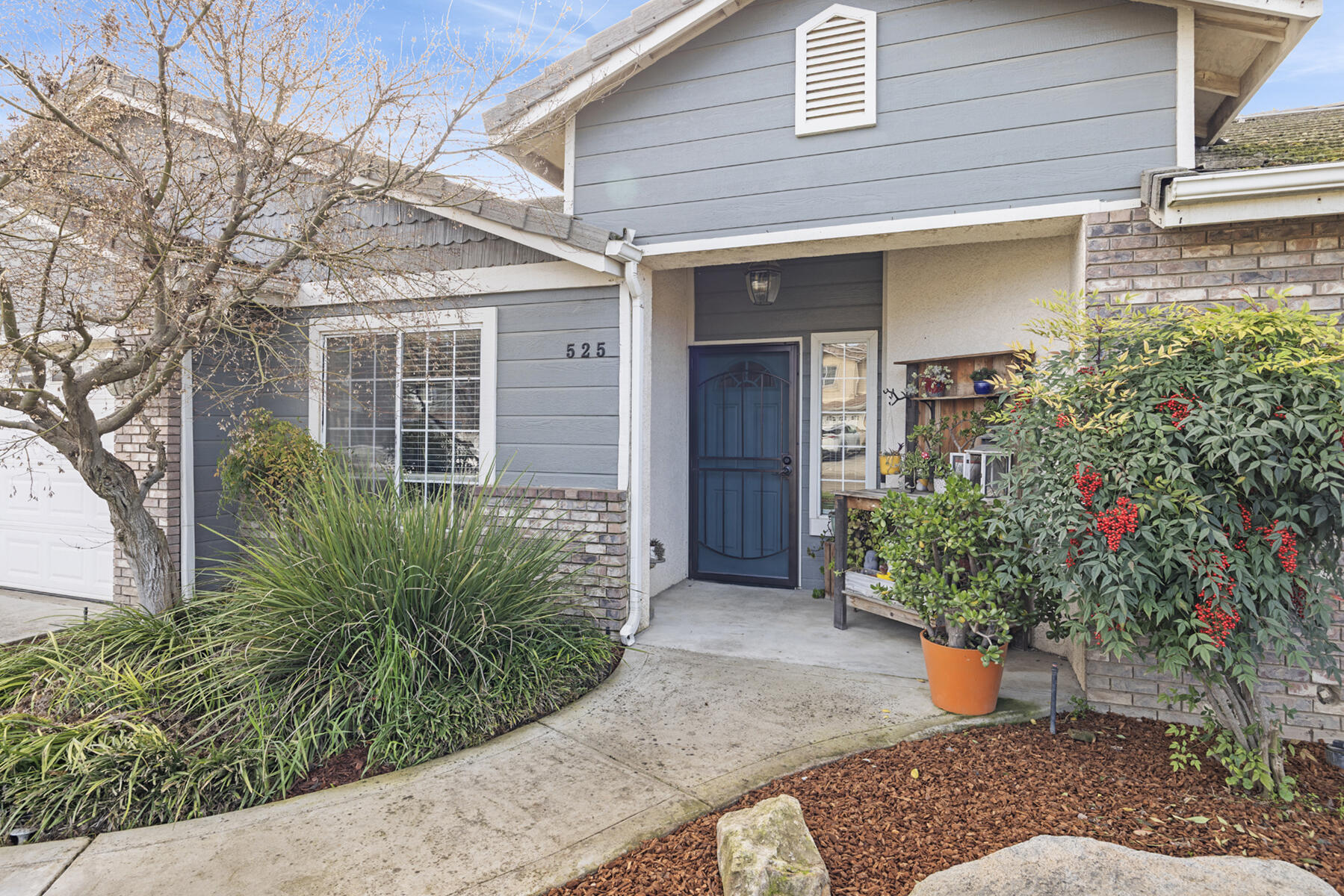 525 W Kimball Ave, Visalia, CA 93277