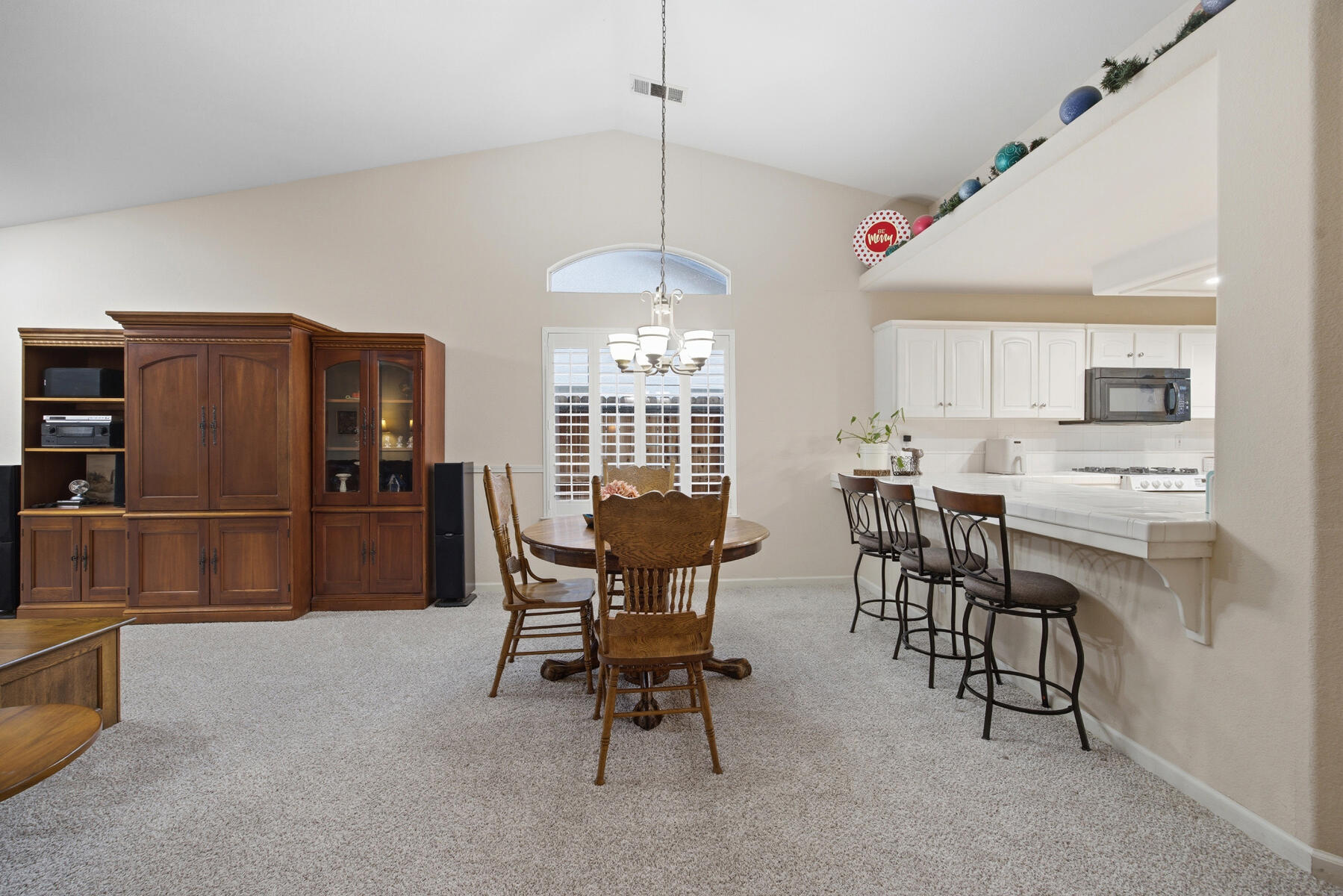 525 W Kimball Ave, Visalia, CA 93277