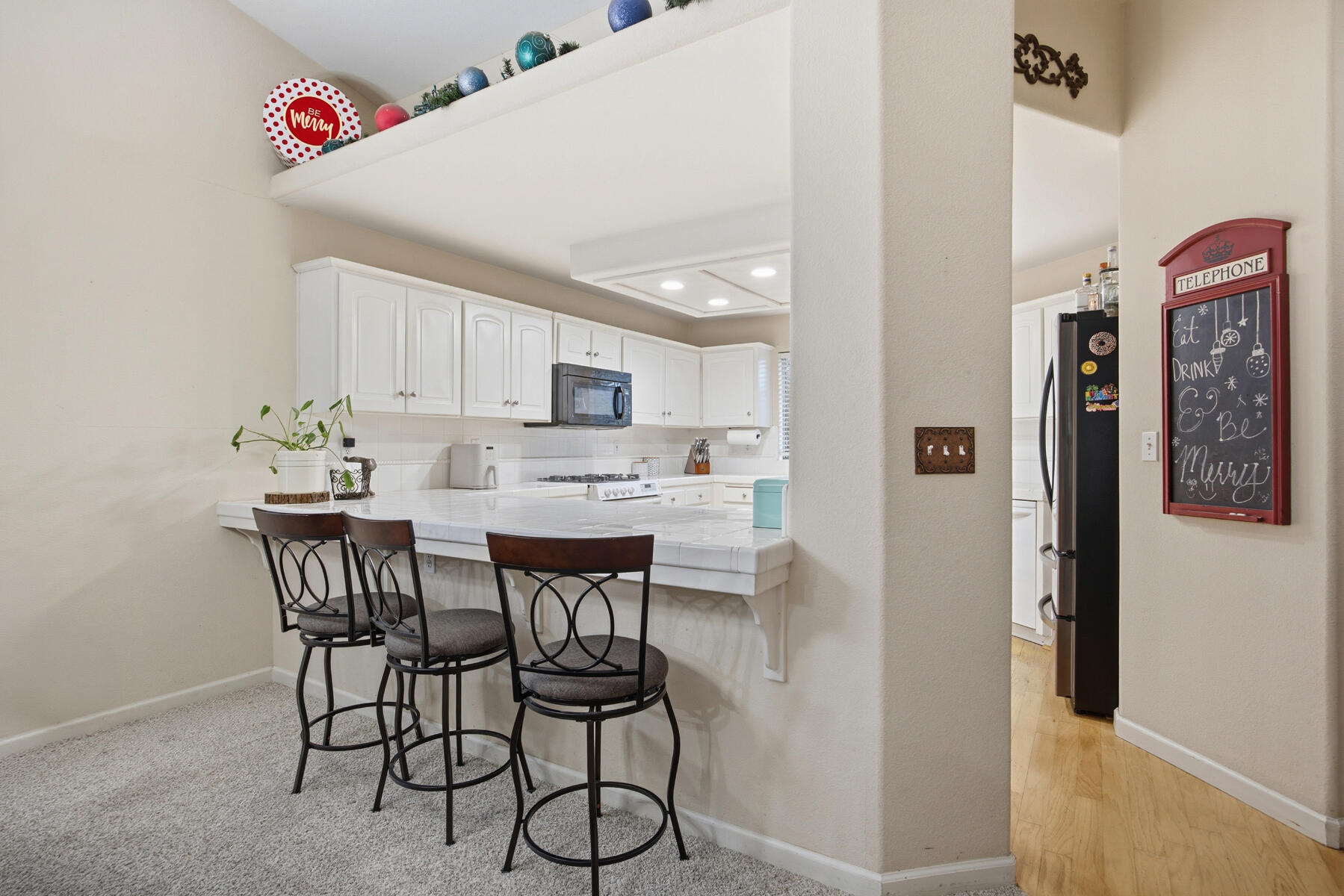 525 W Kimball Ave, Visalia, CA 93277