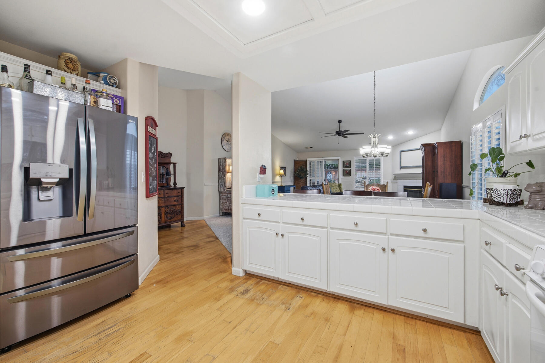 525 W Kimball Ave, Visalia, CA 93277