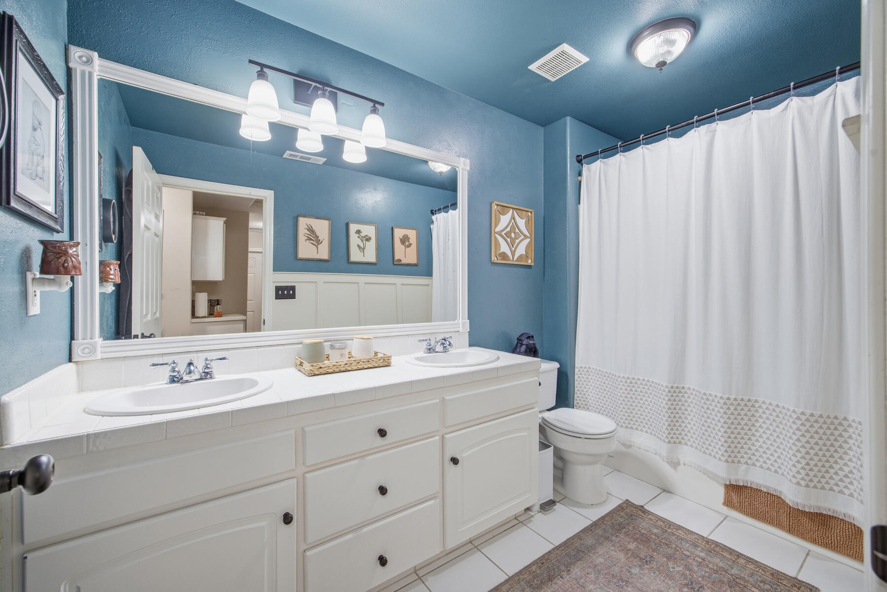 525 W Kimball Ave, Visalia, CA 93277