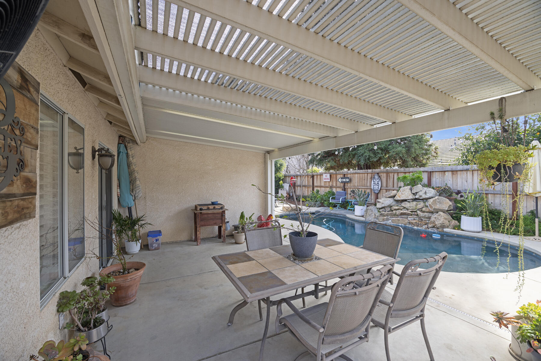 525 W Kimball Ave, Visalia, CA 93277