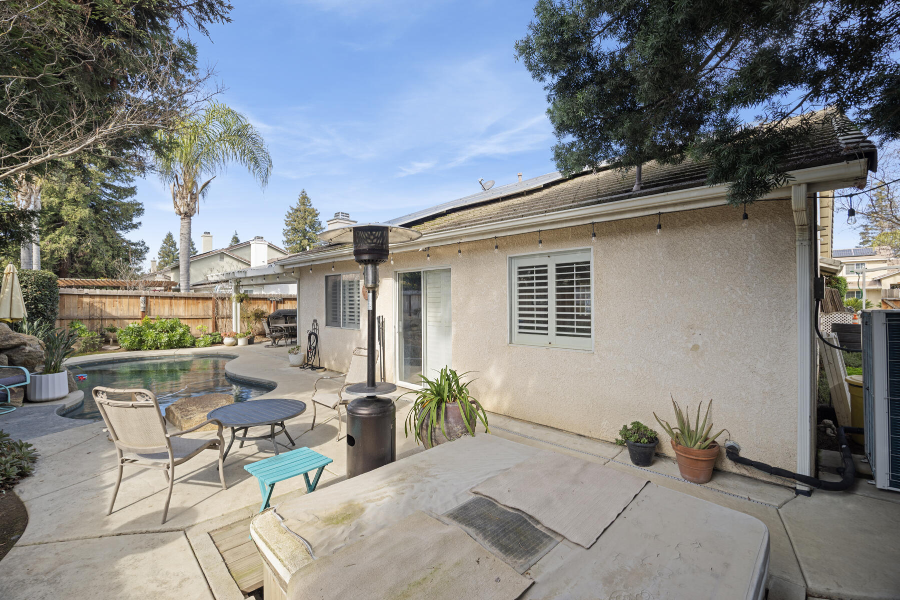 525 W Kimball Ave, Visalia, CA 93277