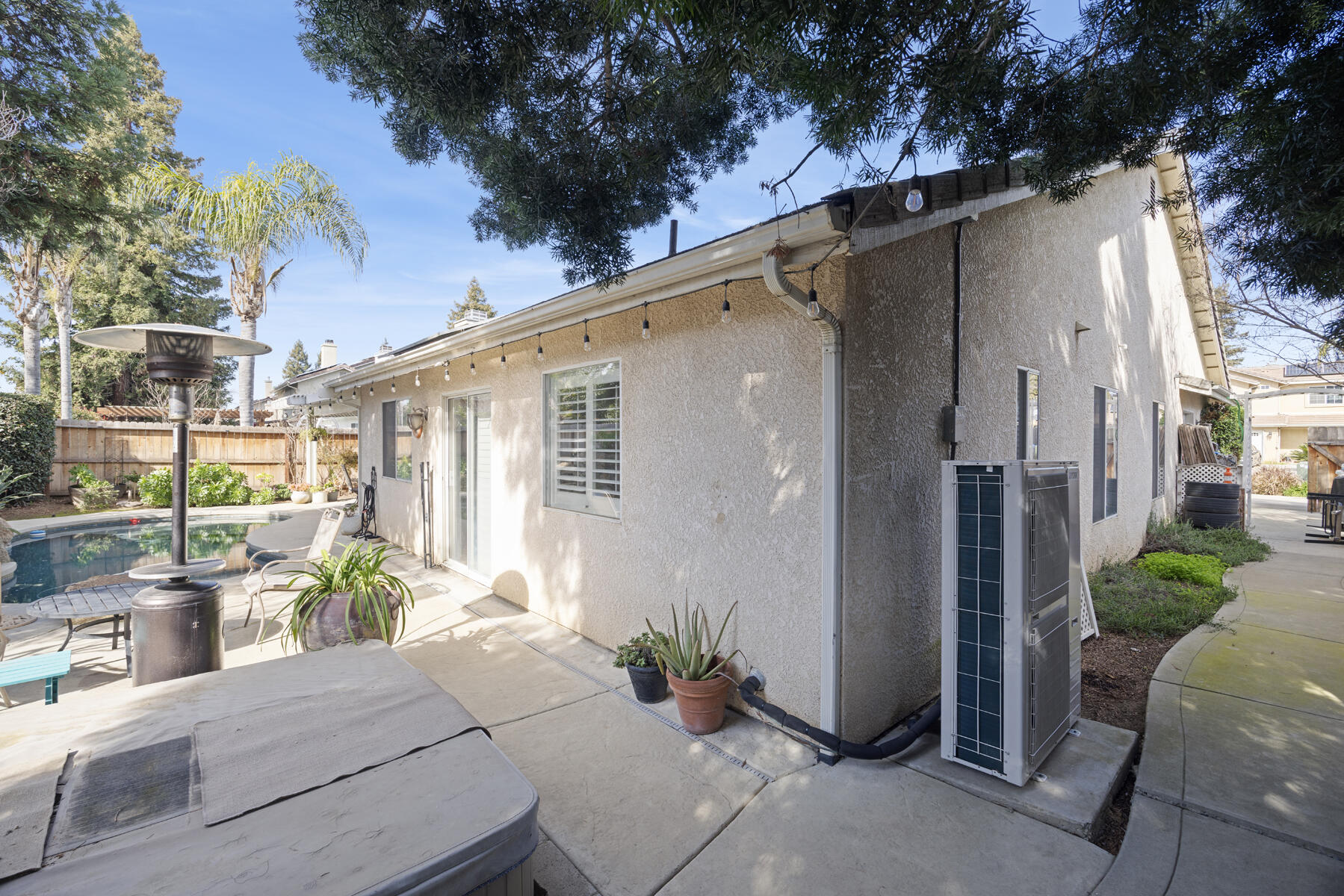 525 W Kimball Ave, Visalia, CA 93277