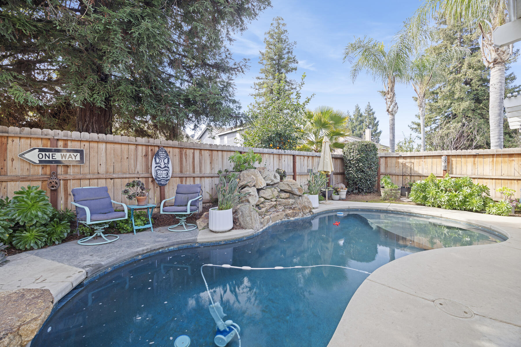 525 W Kimball Ave, Visalia, CA 93277