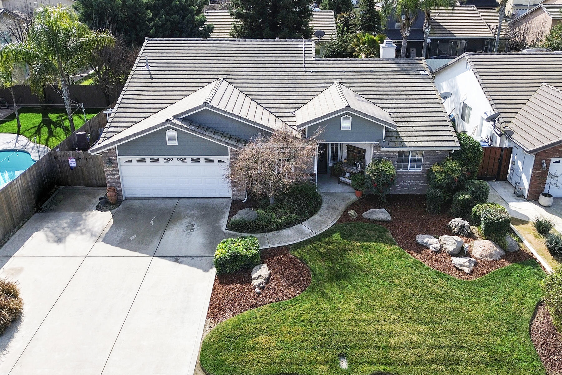 525 W Kimball Ave, Visalia, CA 93277