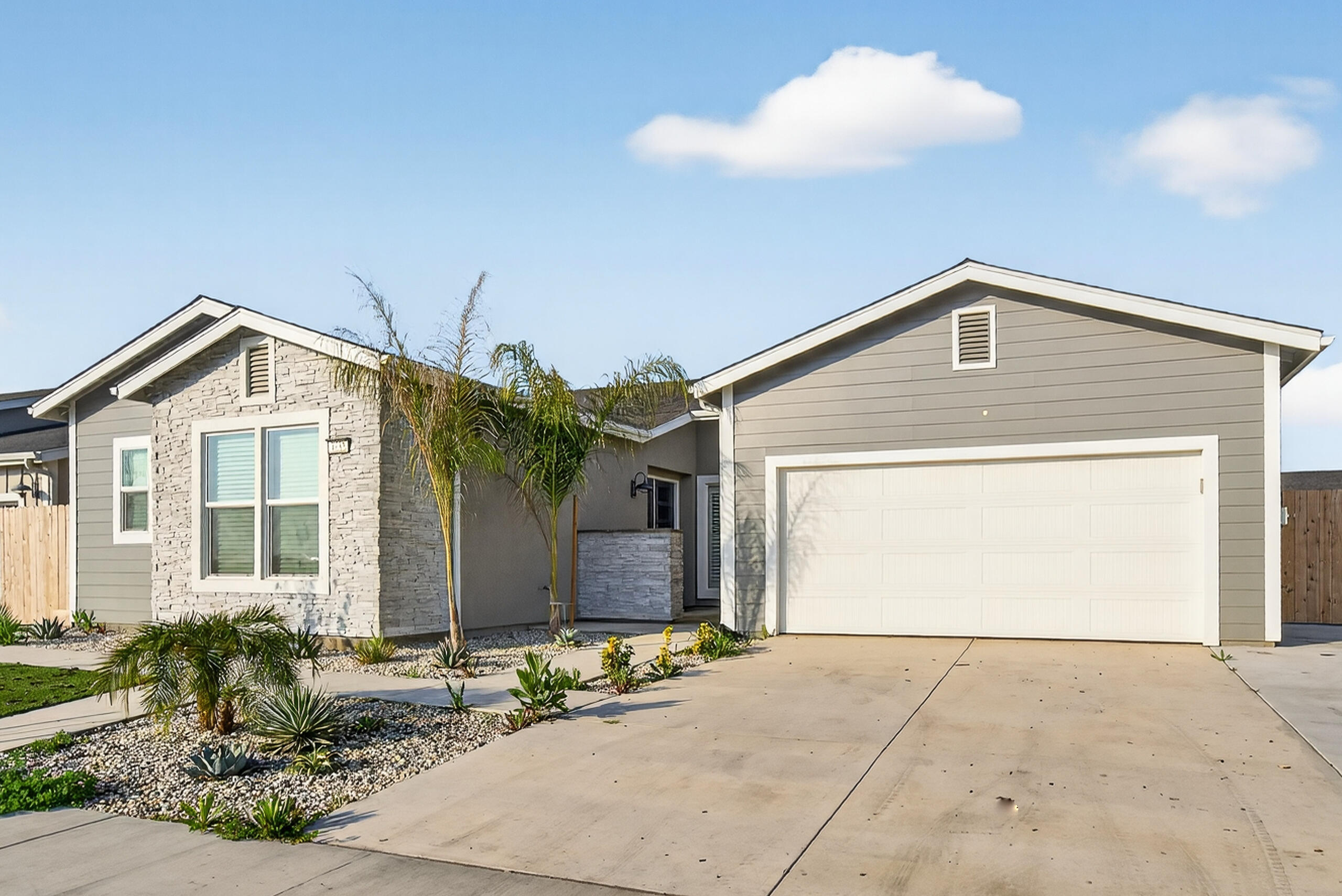 3735 N N Santa Fe St, Visalia, CA 93292