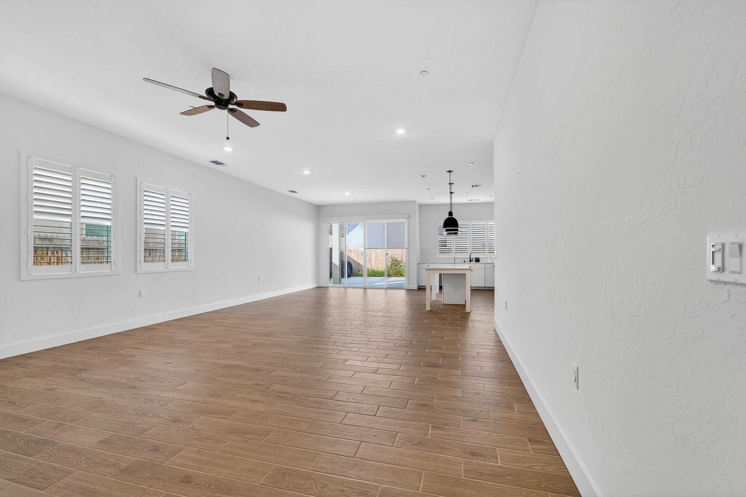 3735 N N Santa Fe St, Visalia, CA 93292