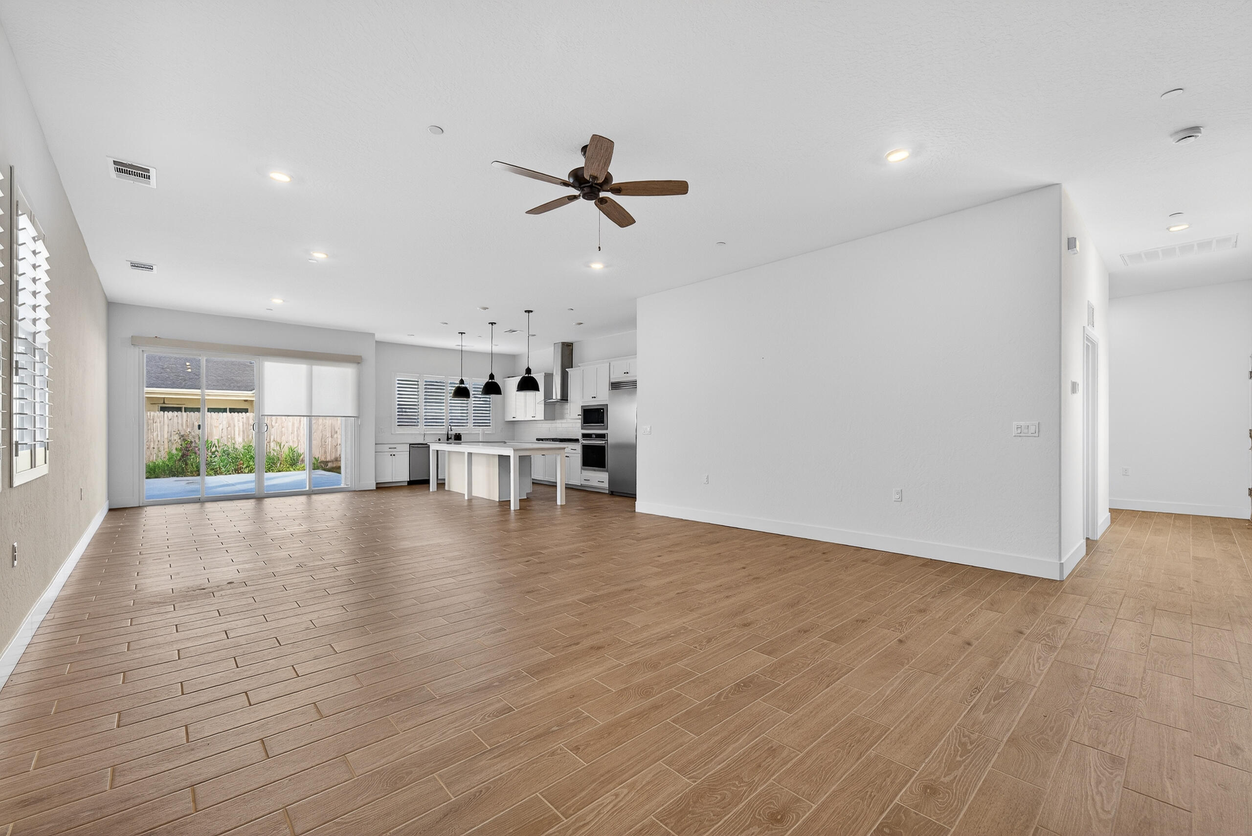 3735 N N Santa Fe St, Visalia, CA 93292