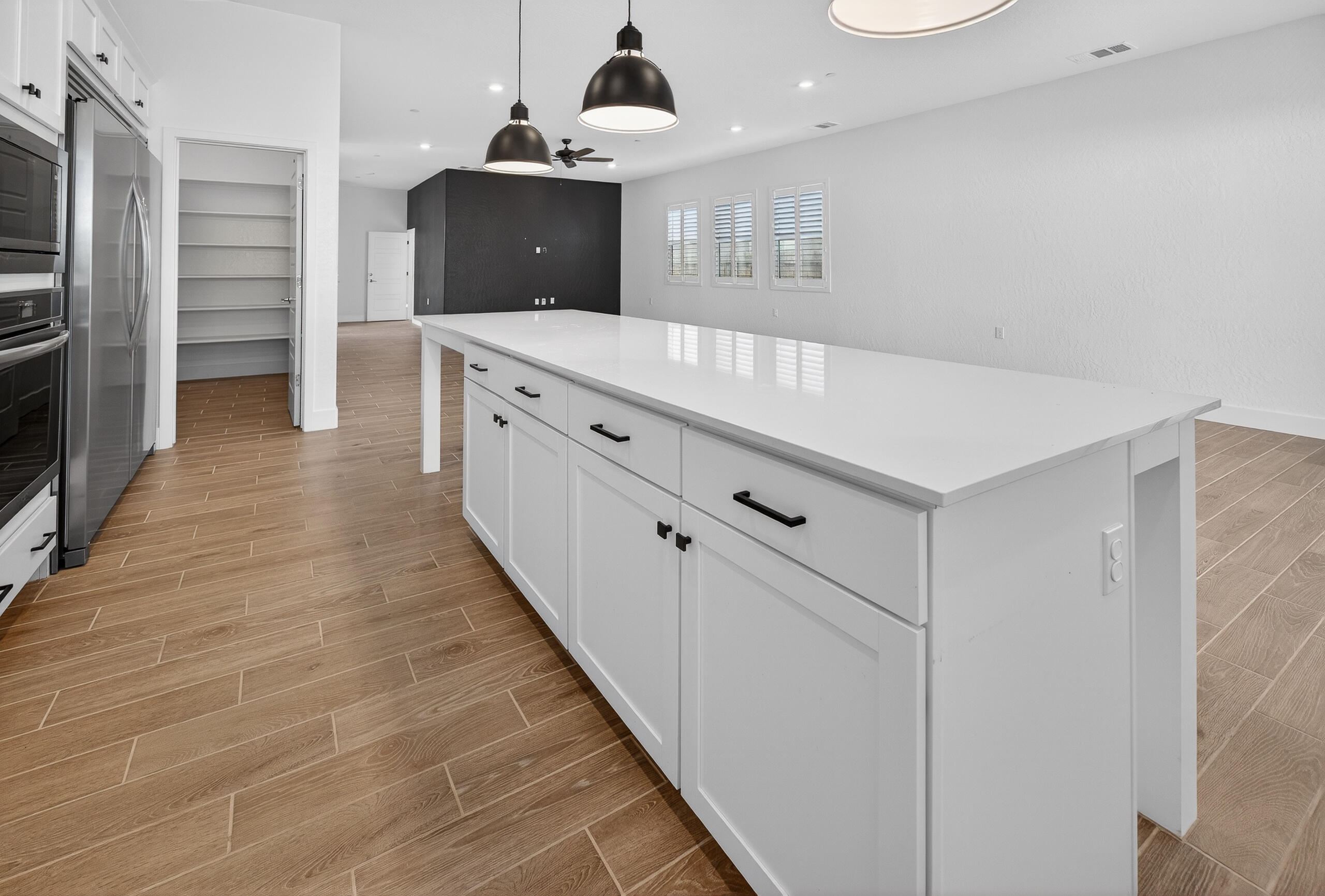 3735 N N Santa Fe St, Visalia, CA 93292