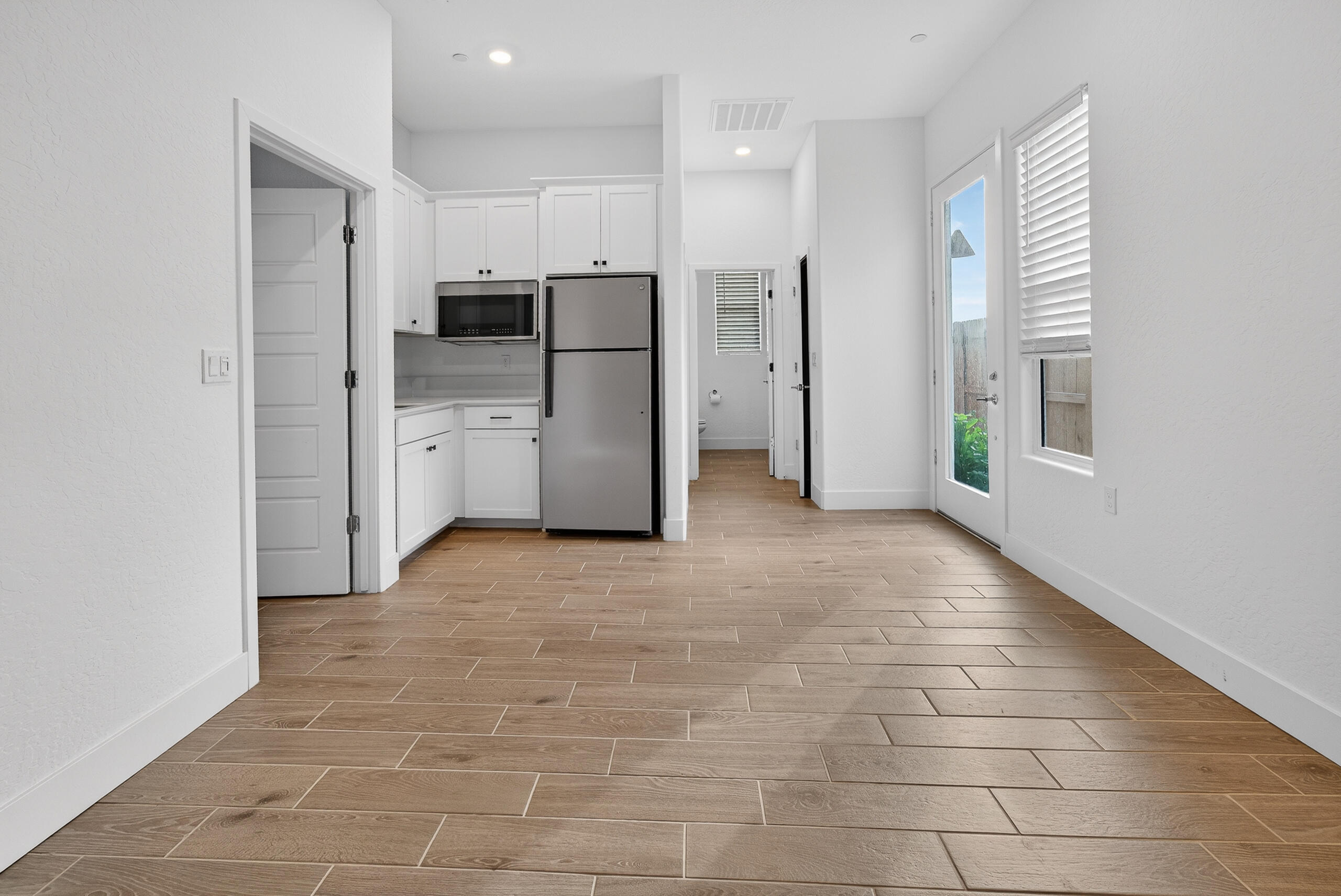 3735 N N Santa Fe St, Visalia, CA 93292