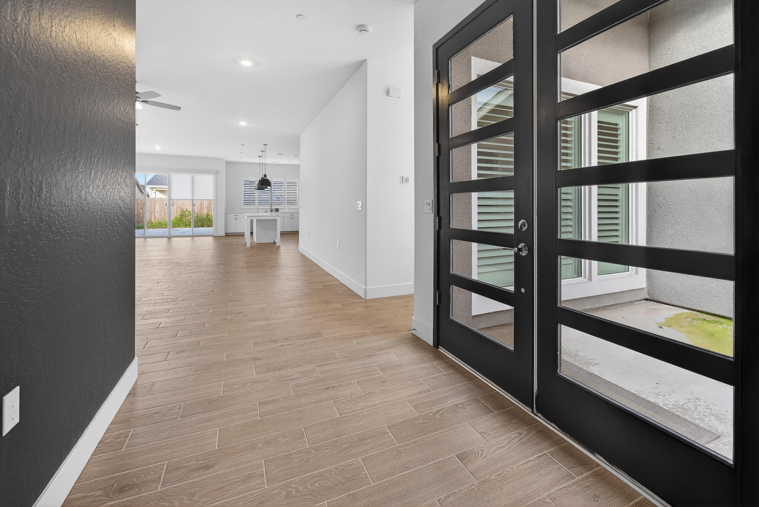 3735 N N Santa Fe St, Visalia, CA 93292