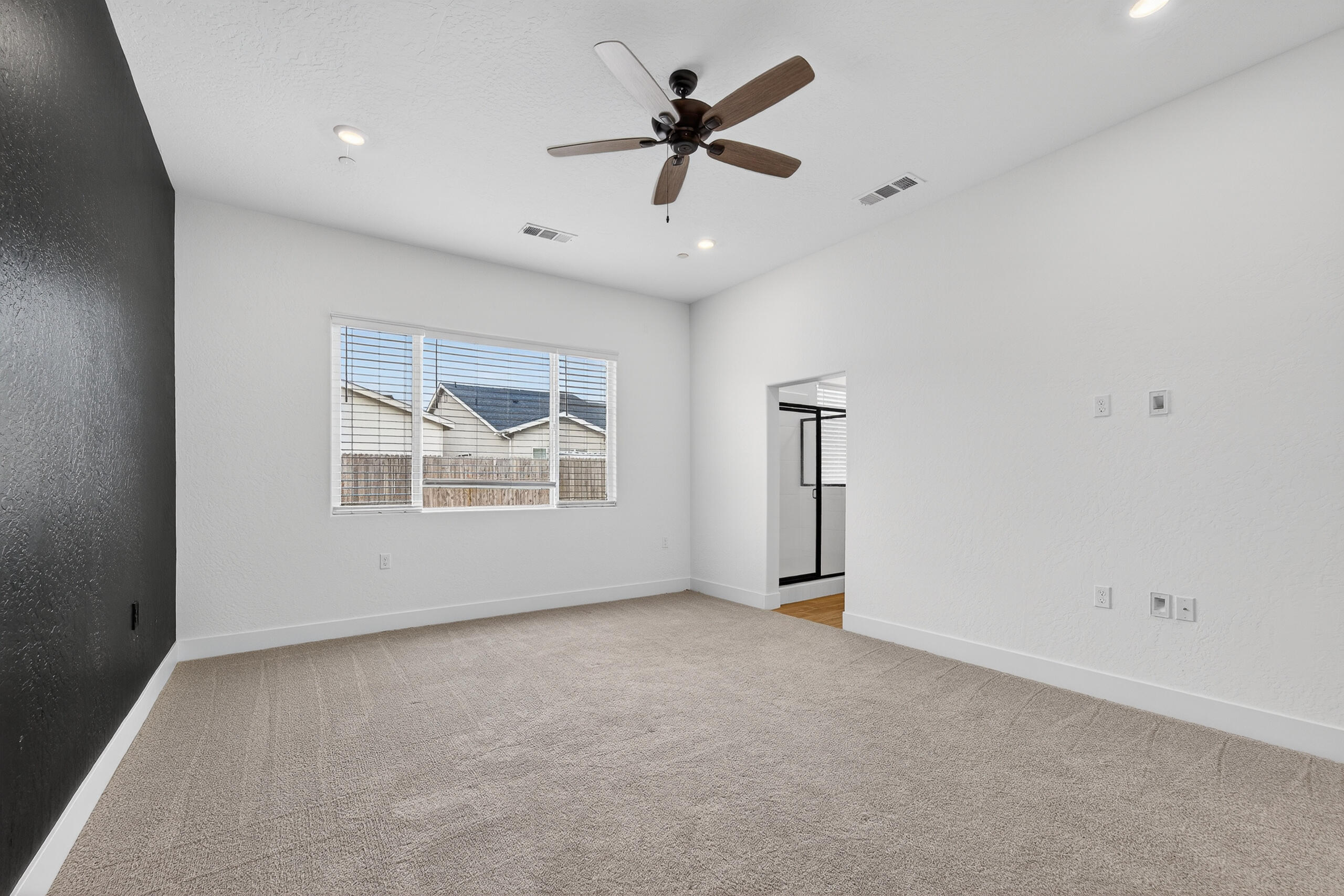 3735 N N Santa Fe St, Visalia, CA 93292