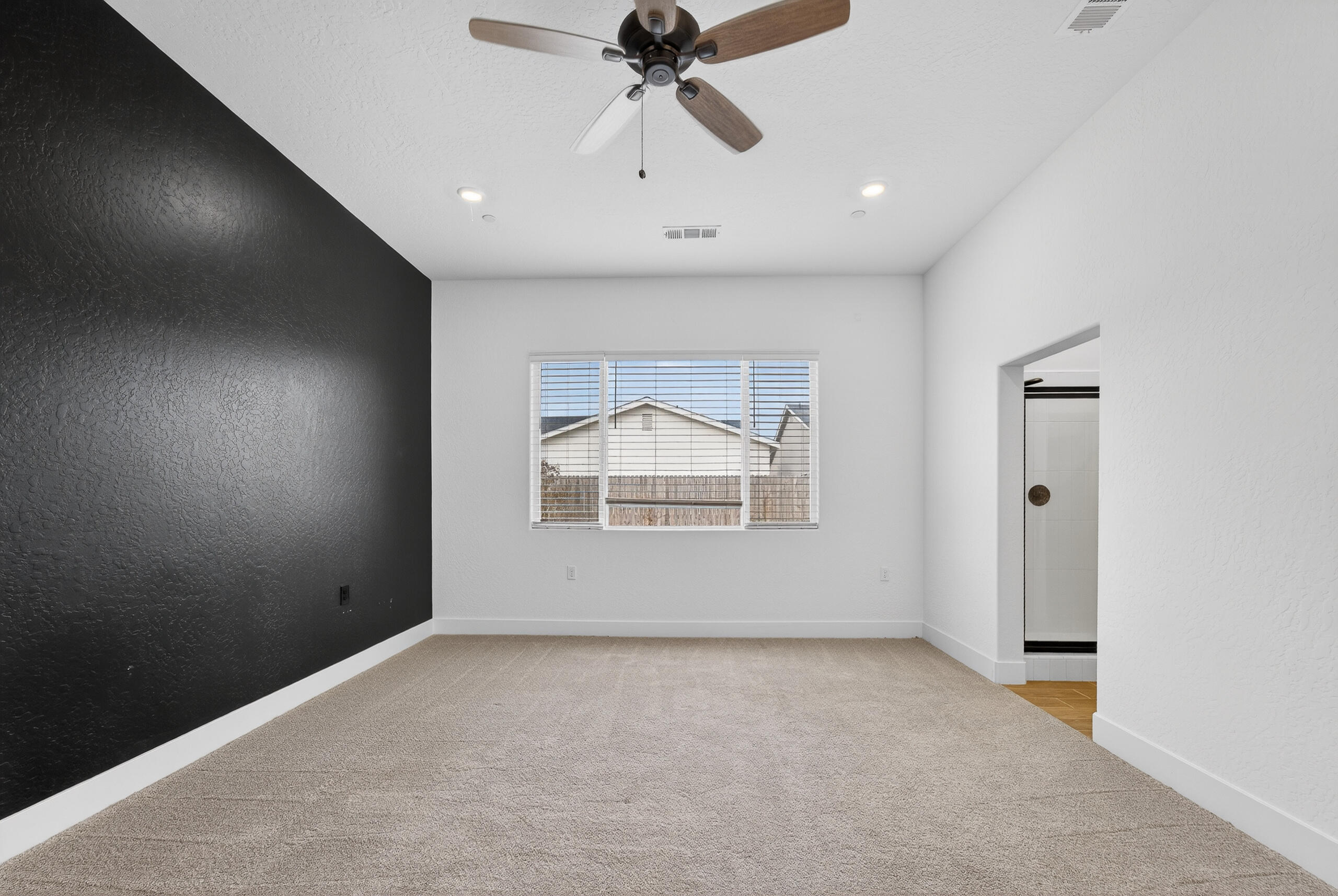 3735 N N Santa Fe St, Visalia, CA 93292