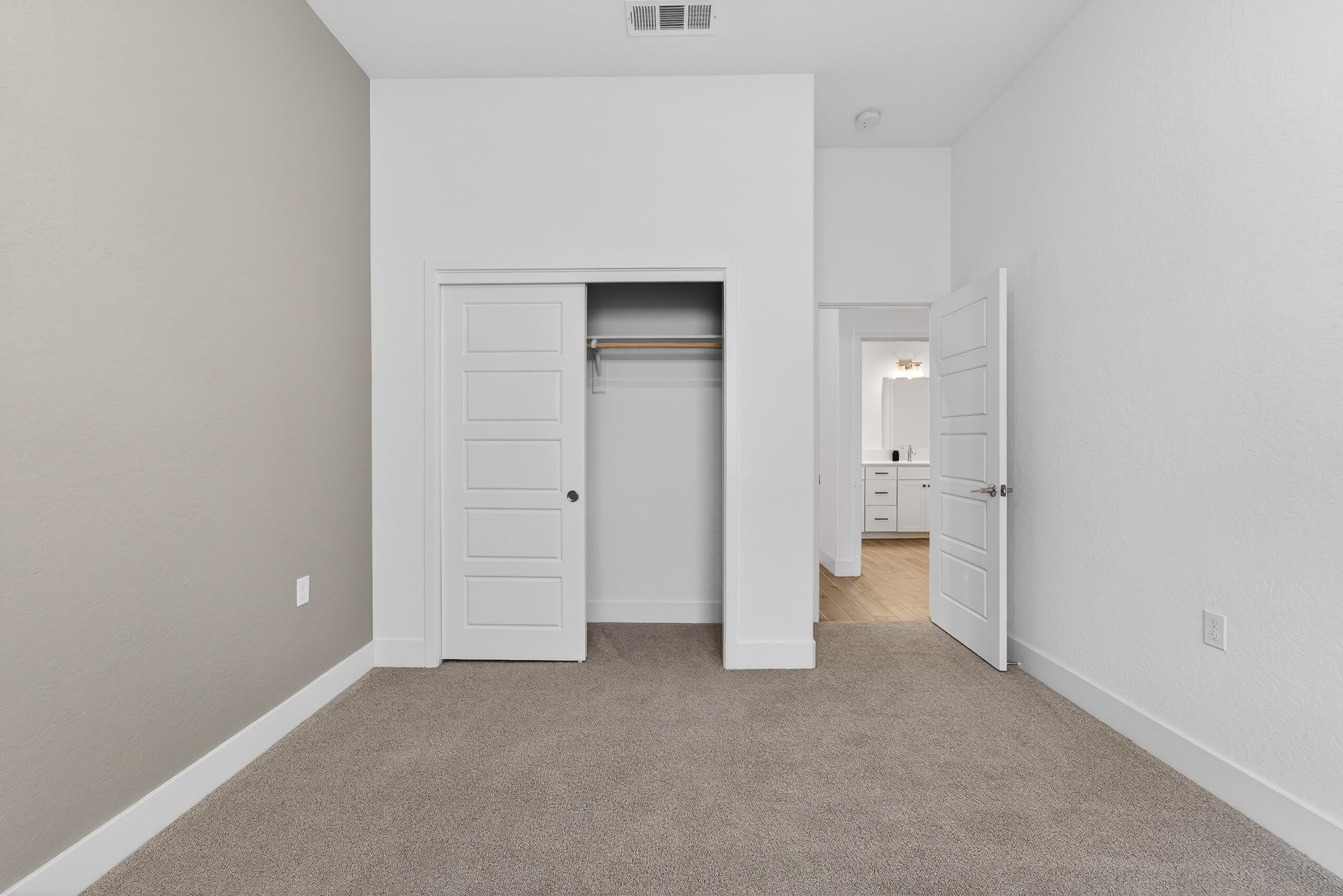 3735 N N Santa Fe St, Visalia, CA 93292