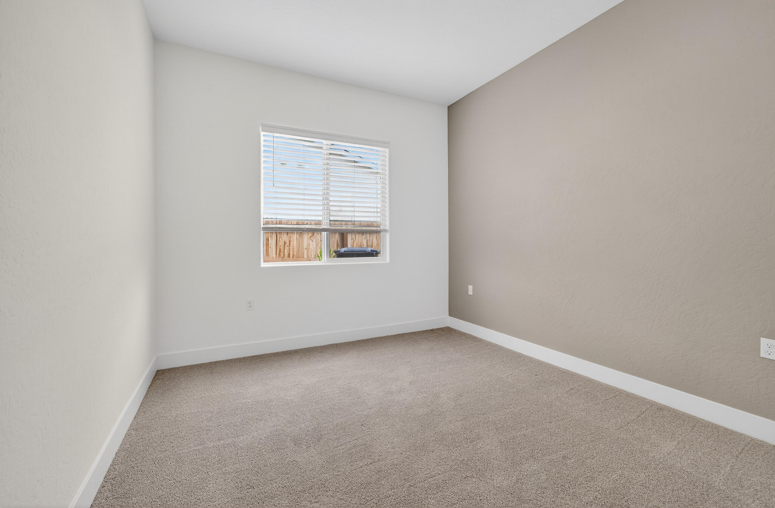 3735 N N Santa Fe St, Visalia, CA 93292