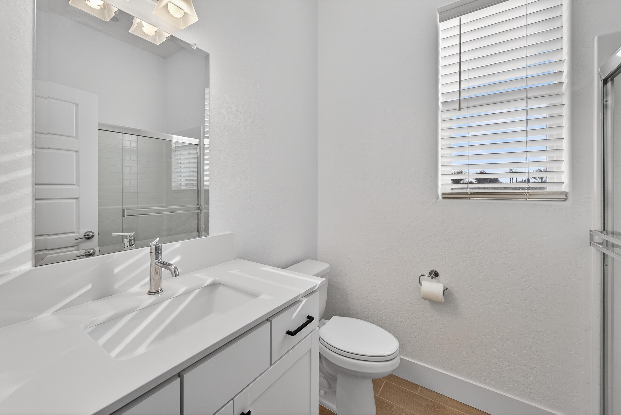 3735 N N Santa Fe St, Visalia, CA 93292