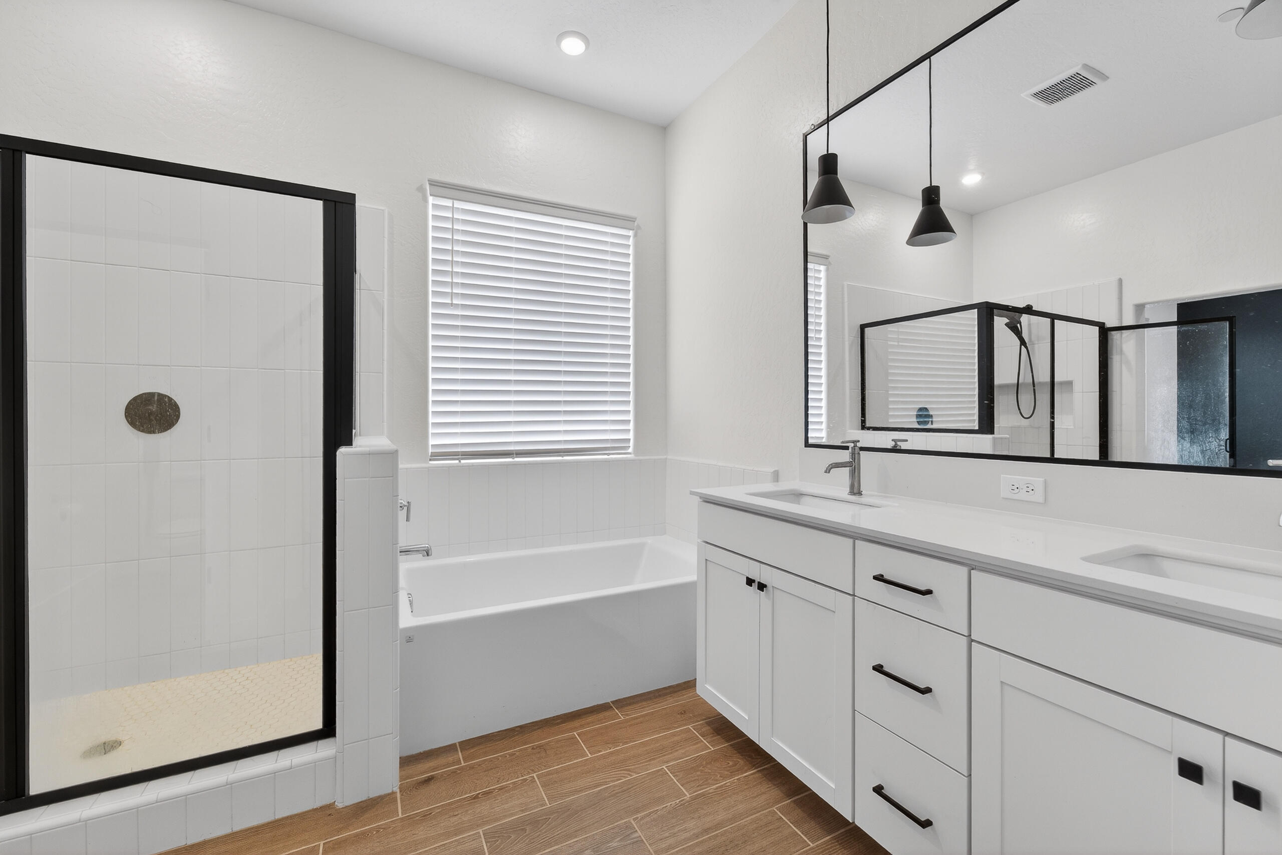 3735 N N Santa Fe St, Visalia, CA 93292