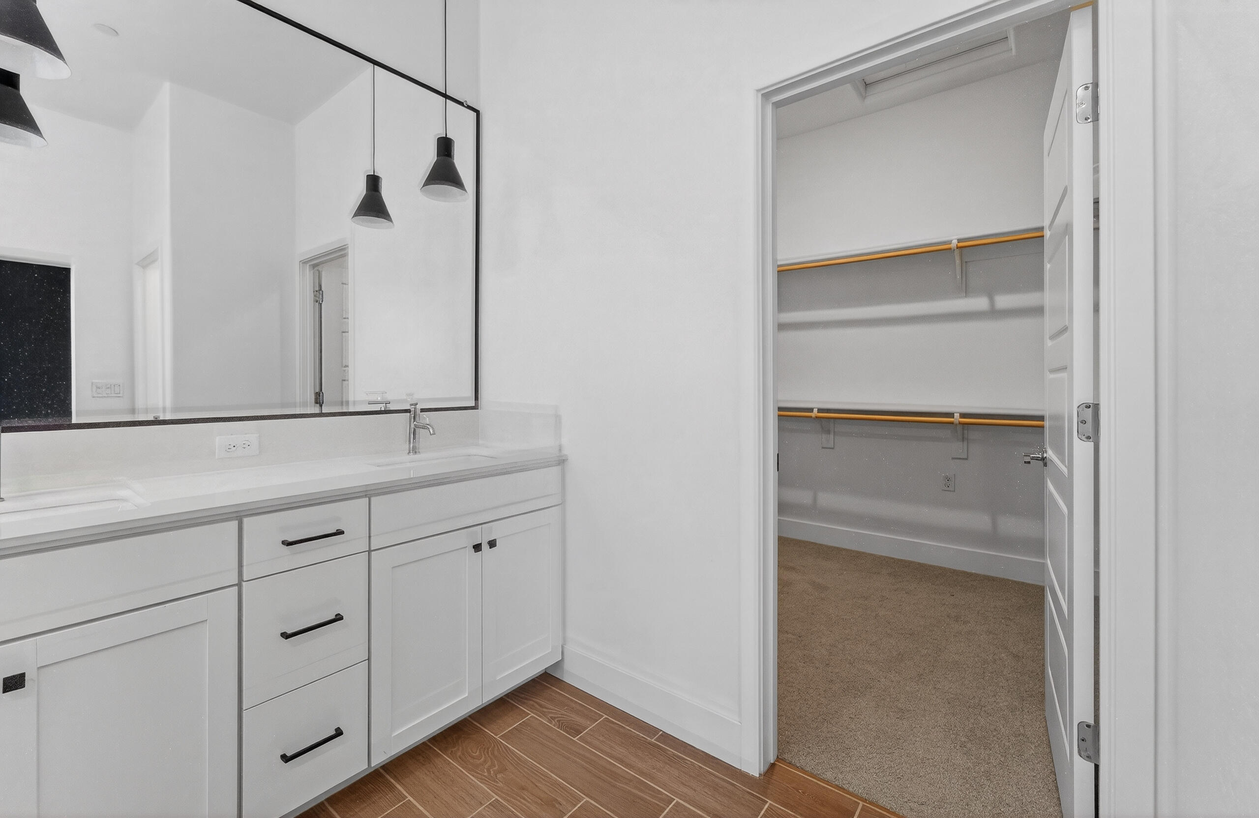 3735 N N Santa Fe St, Visalia, CA 93292