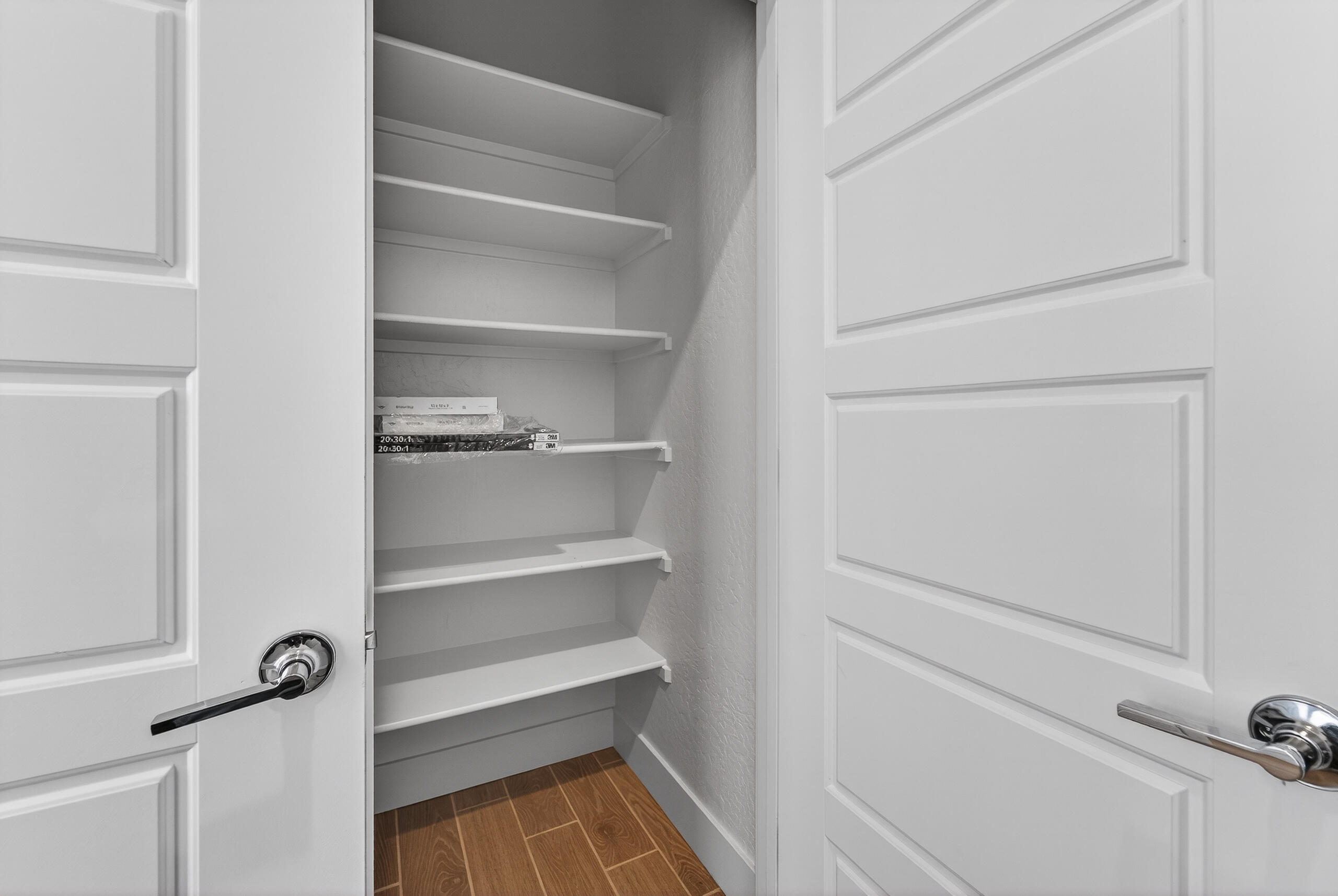 3735 N N Santa Fe St, Visalia, CA 93292