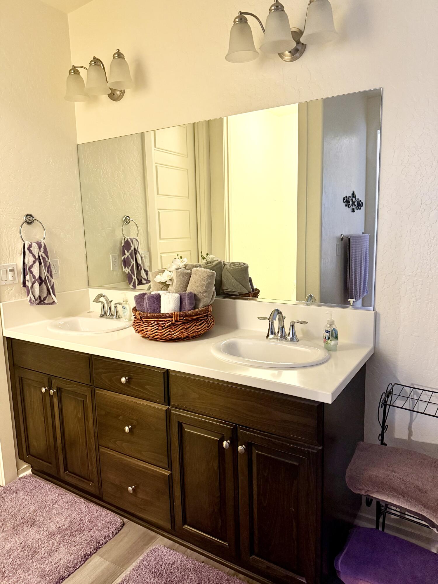 3934 E Willow Ave, Visalia, CA 93292