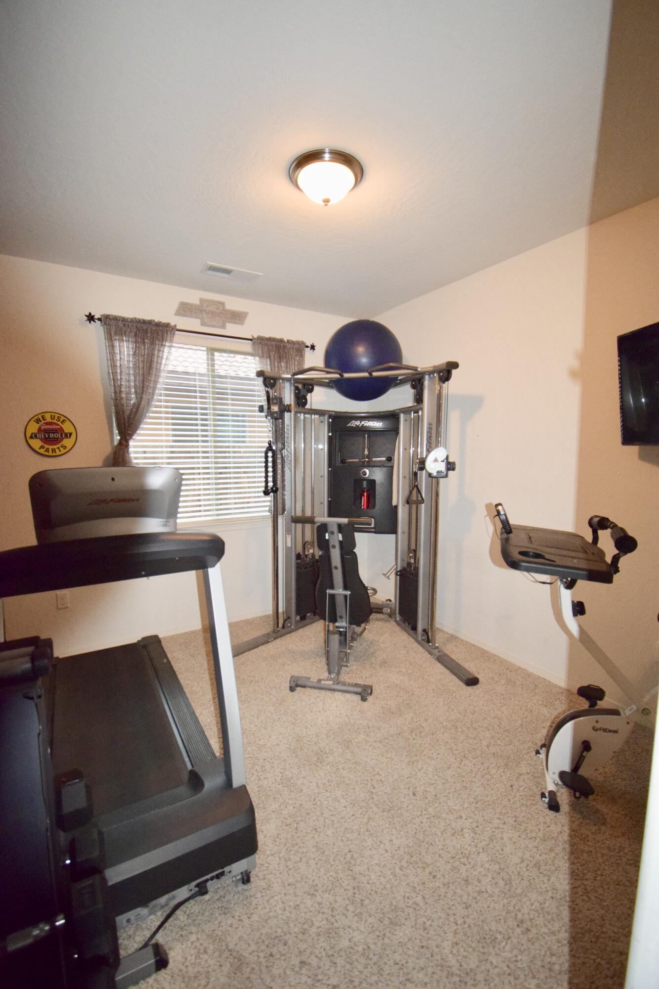 3934 E Willow Ave, Visalia, CA 93292