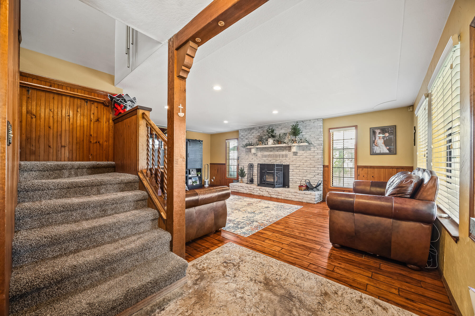 1138 Riverway Dr, Visalia, CA 93291