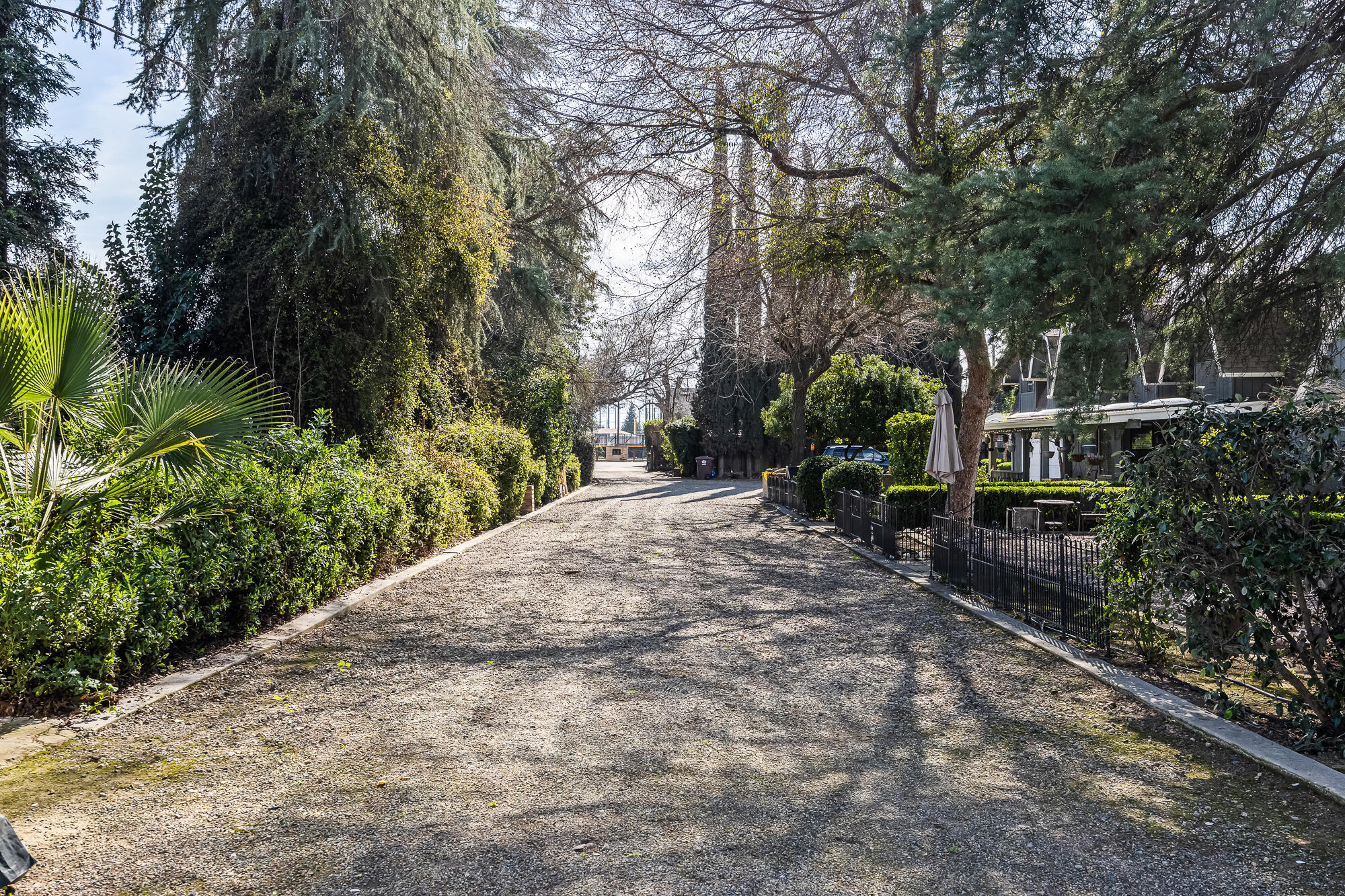 1138 Riverway Dr, Visalia, CA 93291