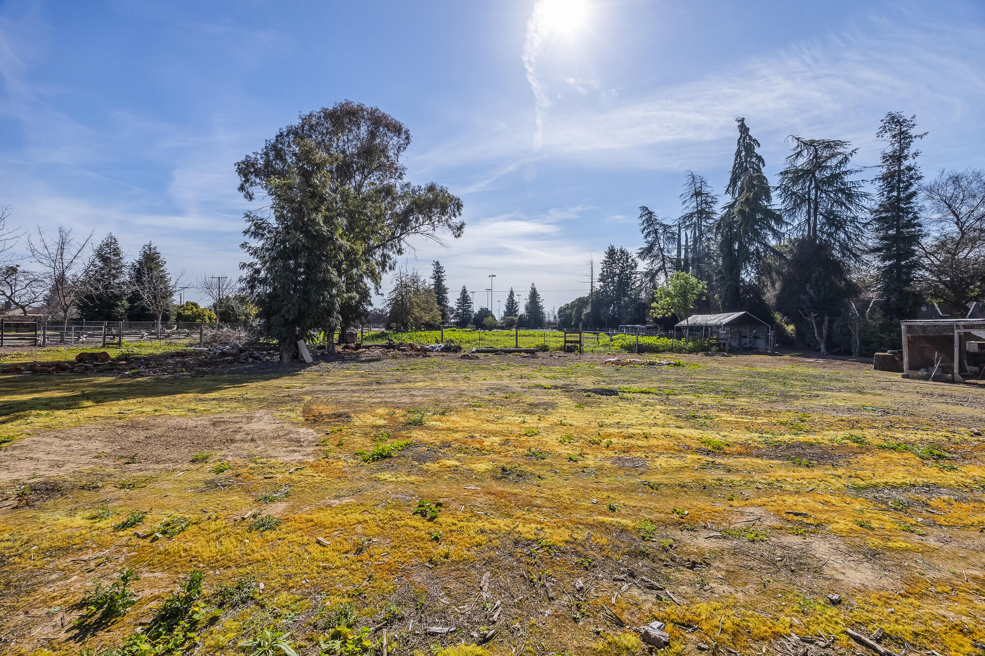 1138 Riverway Dr, Visalia, CA 93291