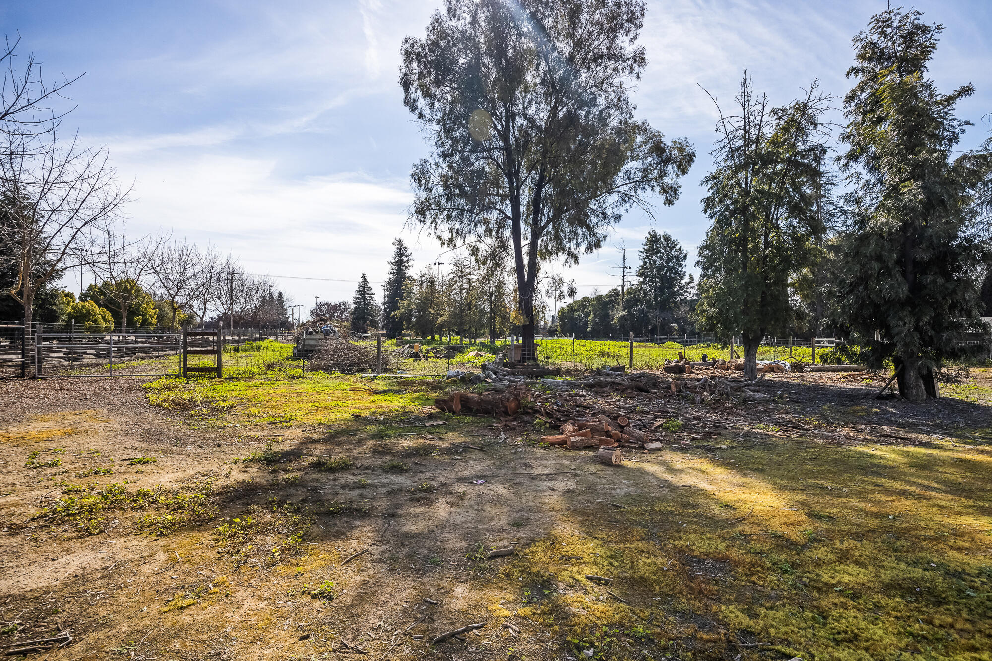 1138 Riverway Dr, Visalia, CA 93291