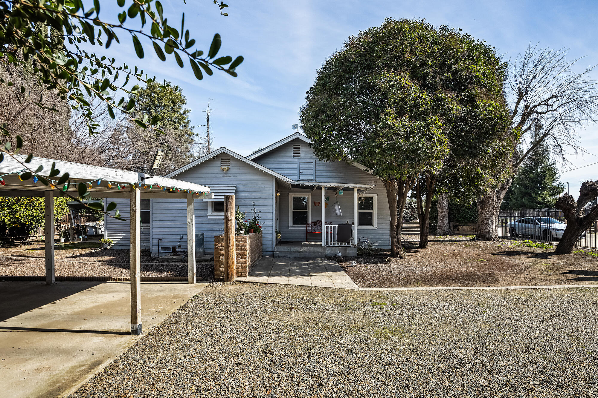 1138 Riverway Dr, Visalia, CA 93291