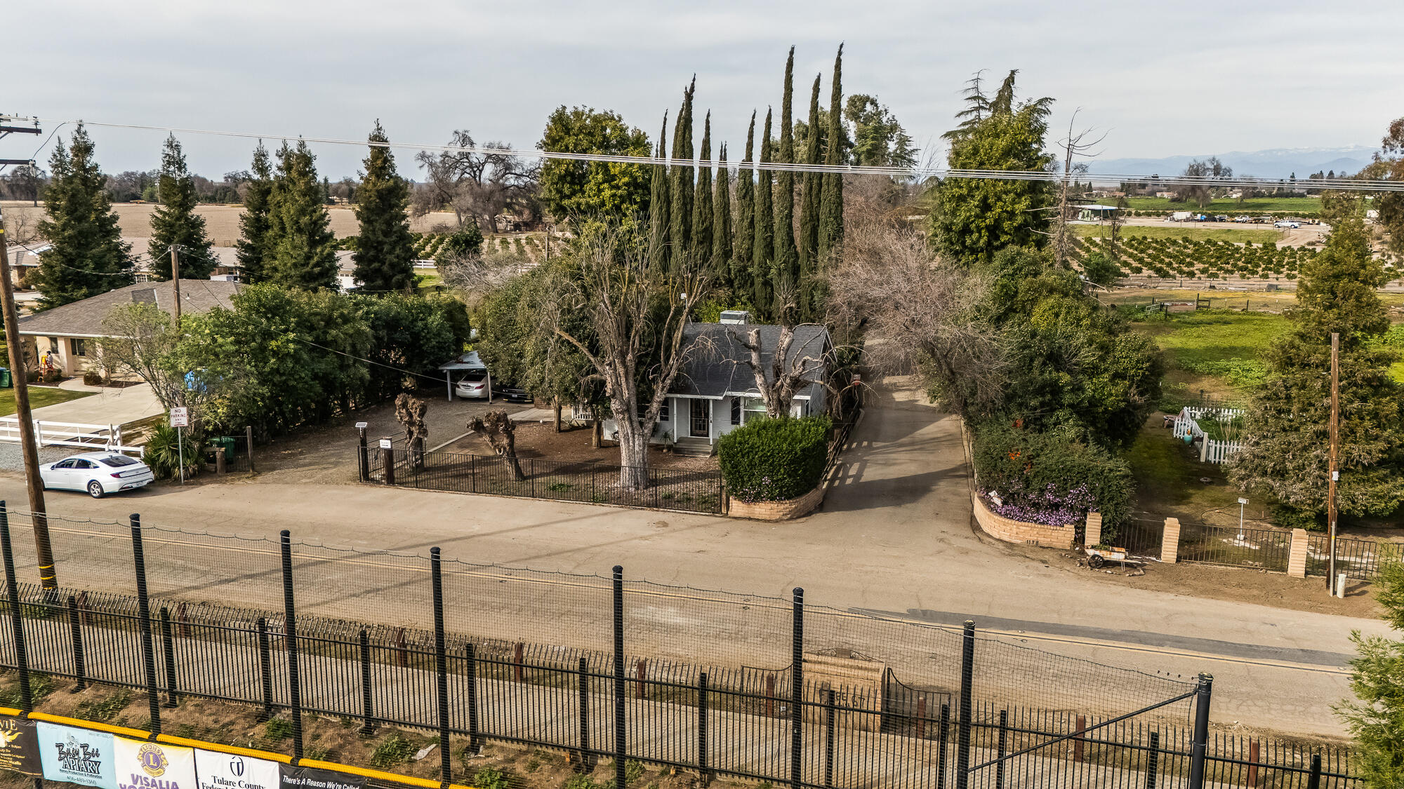 1138 Riverway Dr, Visalia, CA 93291