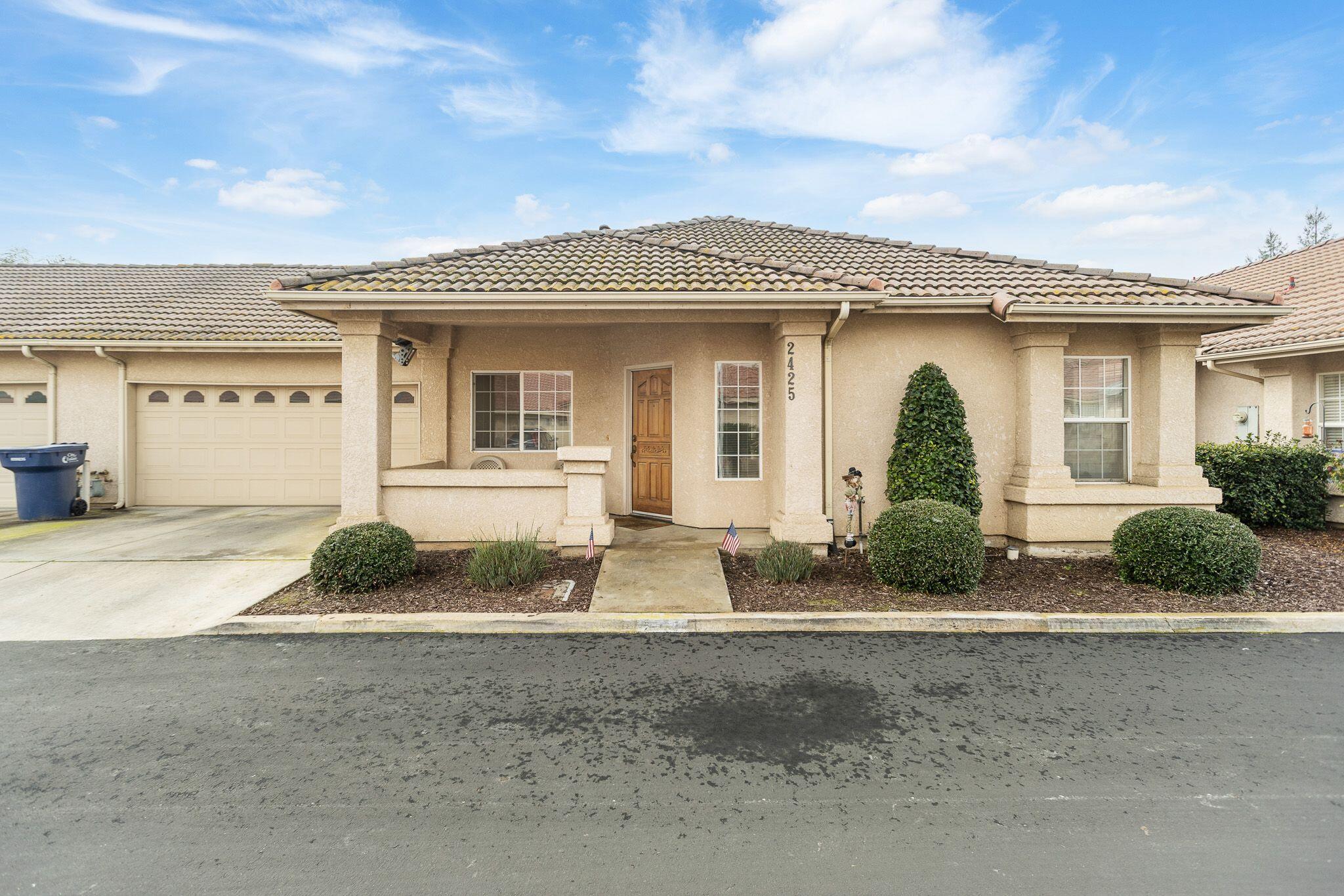 2425 Capitol Ct, Tulare, CA 93274