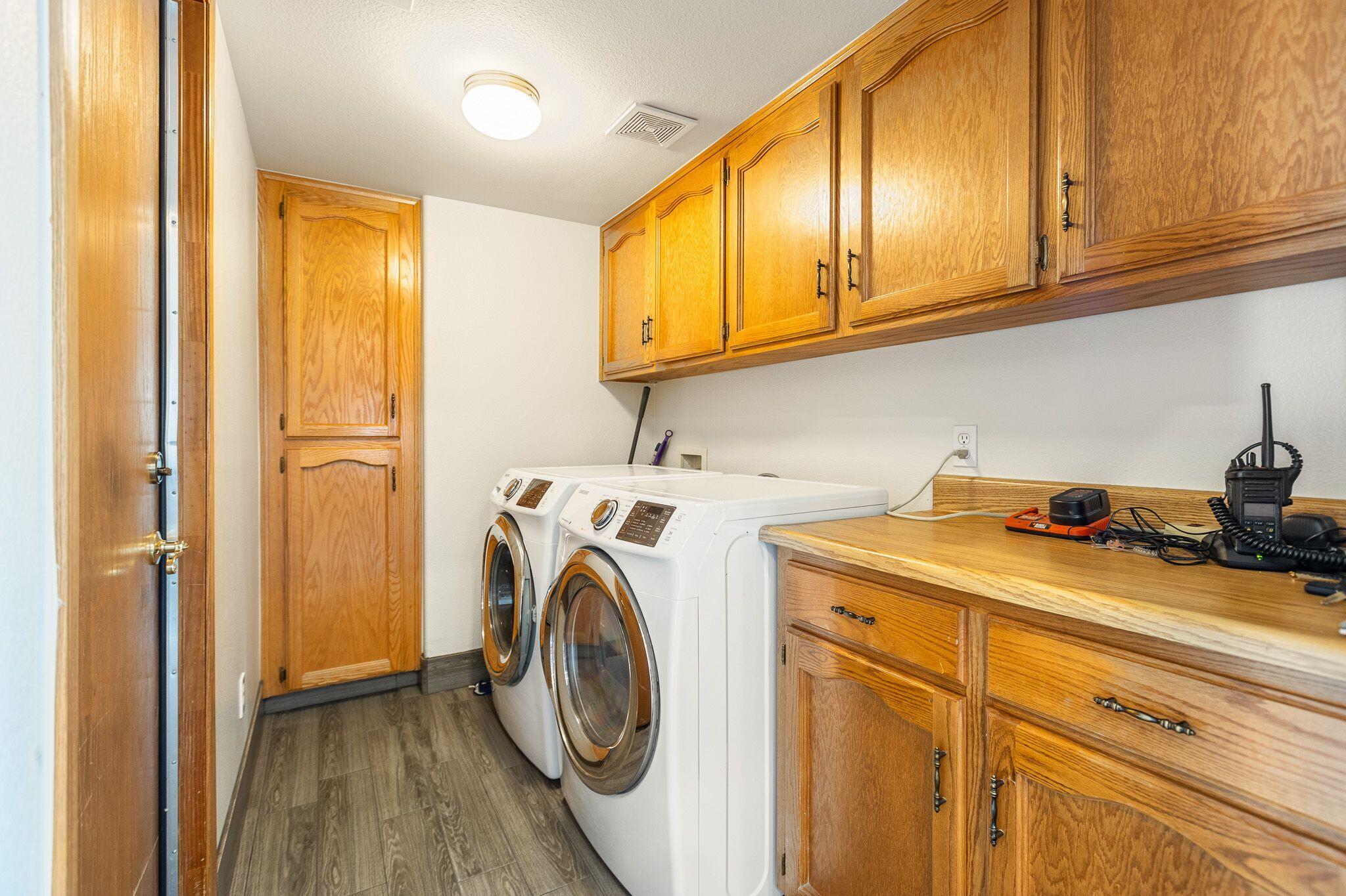 2425 Capitol Ct, Tulare, CA 93274