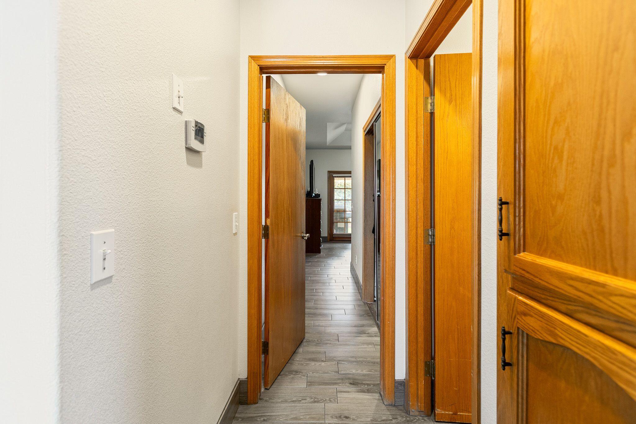 2425 Capitol Ct, Tulare, CA 93274