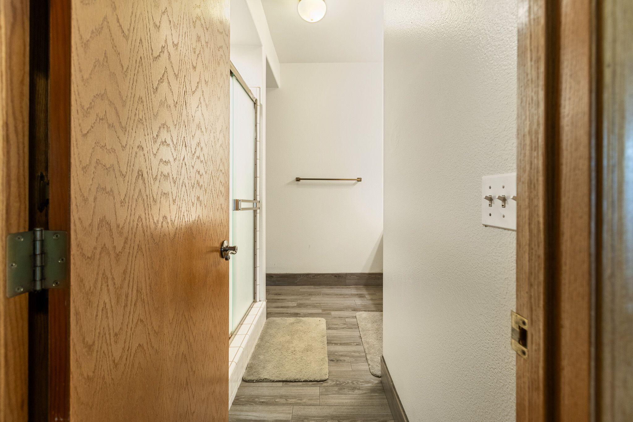 2425 Capitol Ct, Tulare, CA 93274