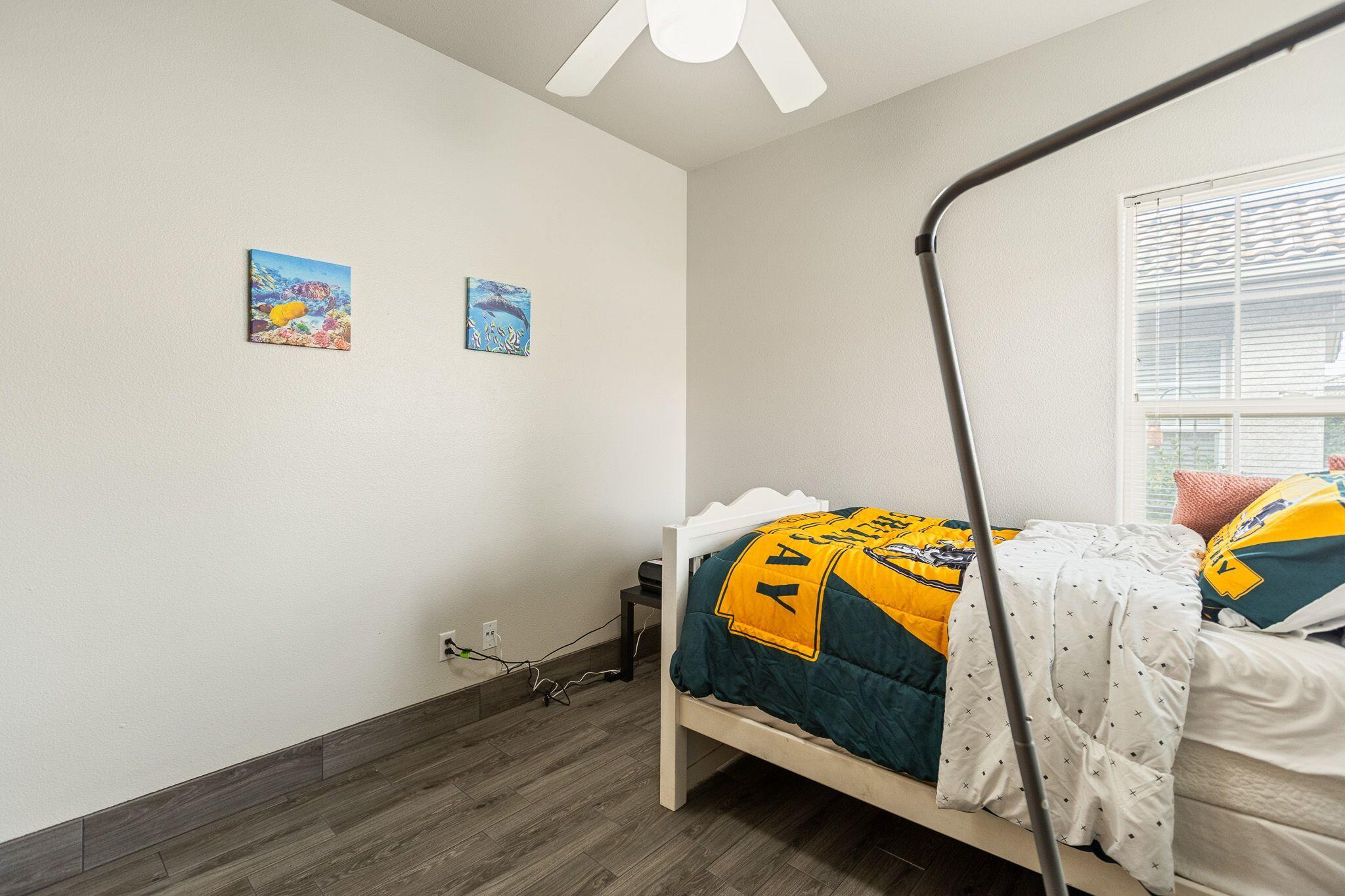 2425 Capitol Ct, Tulare, CA 93274