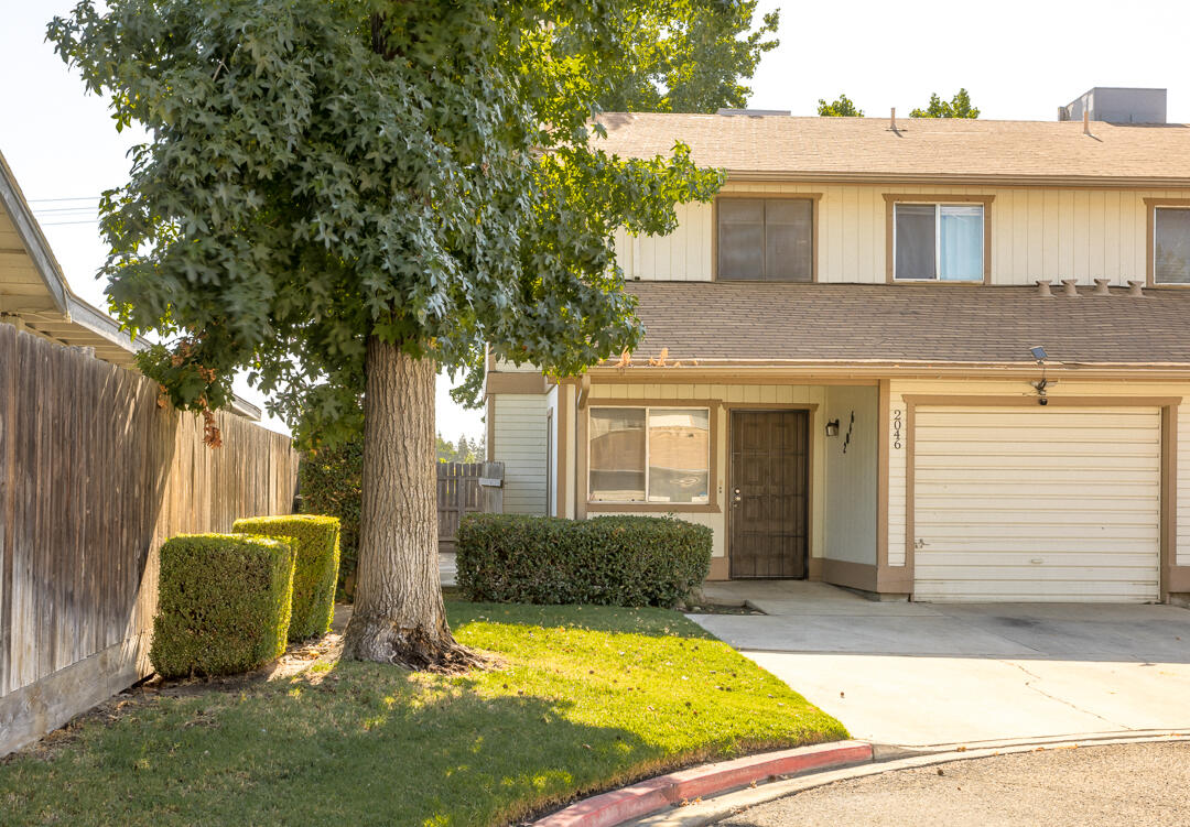 2046 E Laura Ave, Visalia, CA 93292