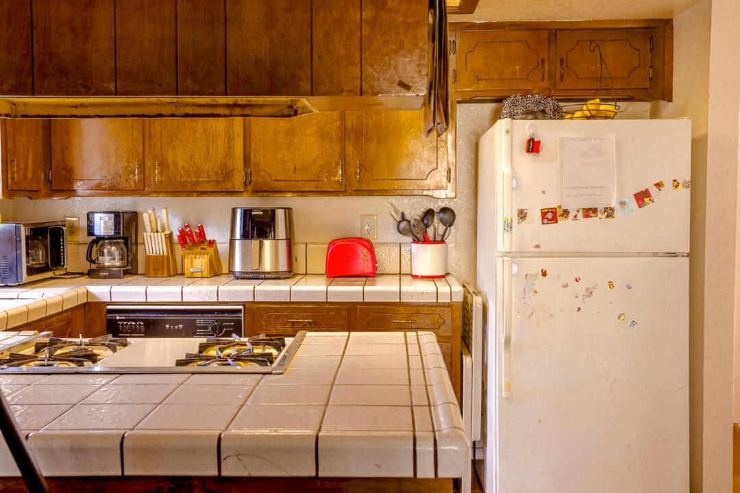 2046 E Laura Ave, Visalia, CA 93292