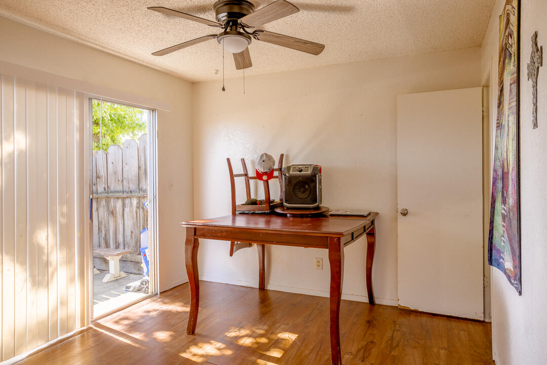 2046 E Laura Ave, Visalia, CA 93292