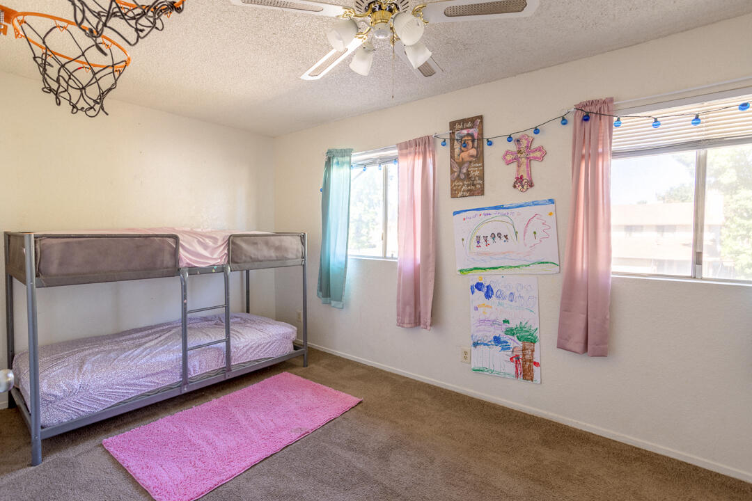 2046 E Laura Ave, Visalia, CA 93292