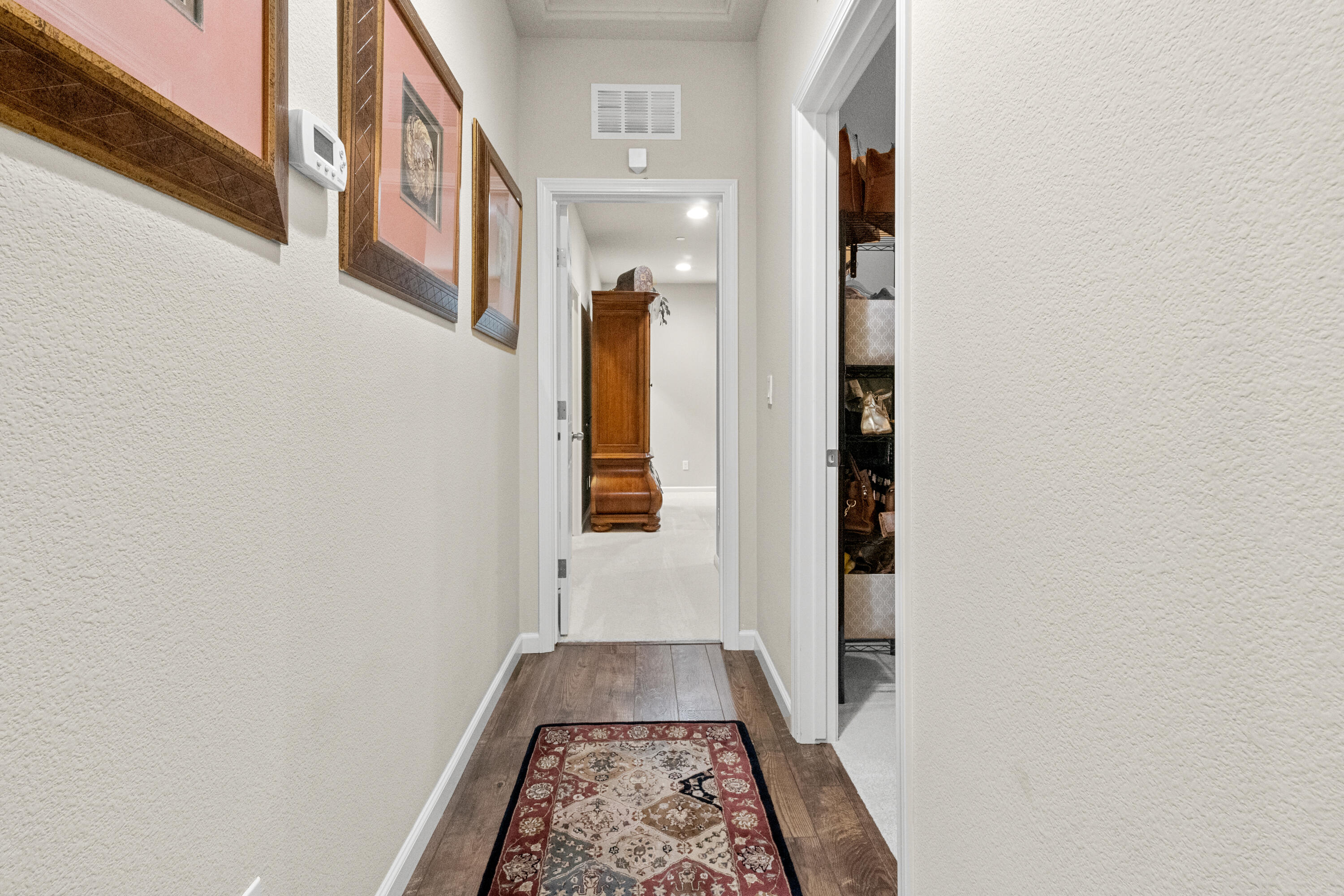 2327 W Flagstaff Ct, Visalia, CA 93291