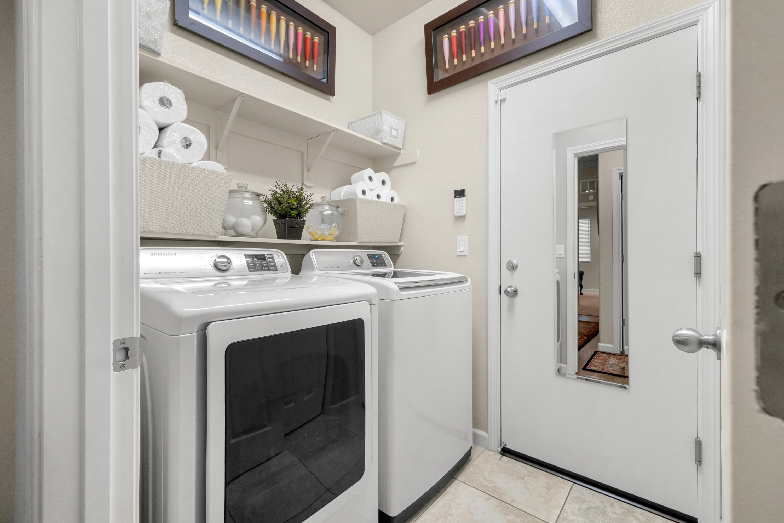 2327 W Flagstaff Ct, Visalia, CA 93291