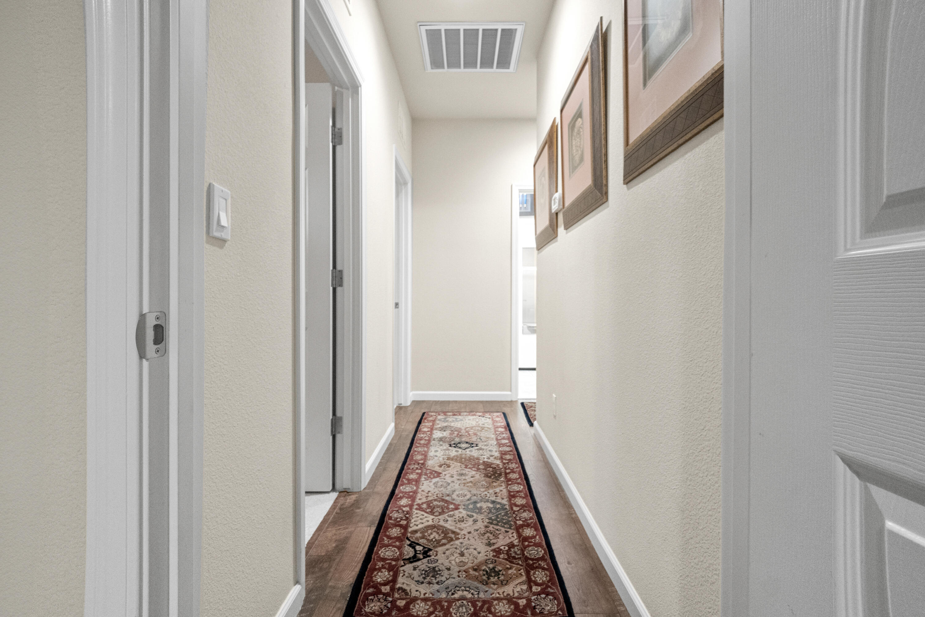 2327 W Flagstaff Ct, Visalia, CA 93291