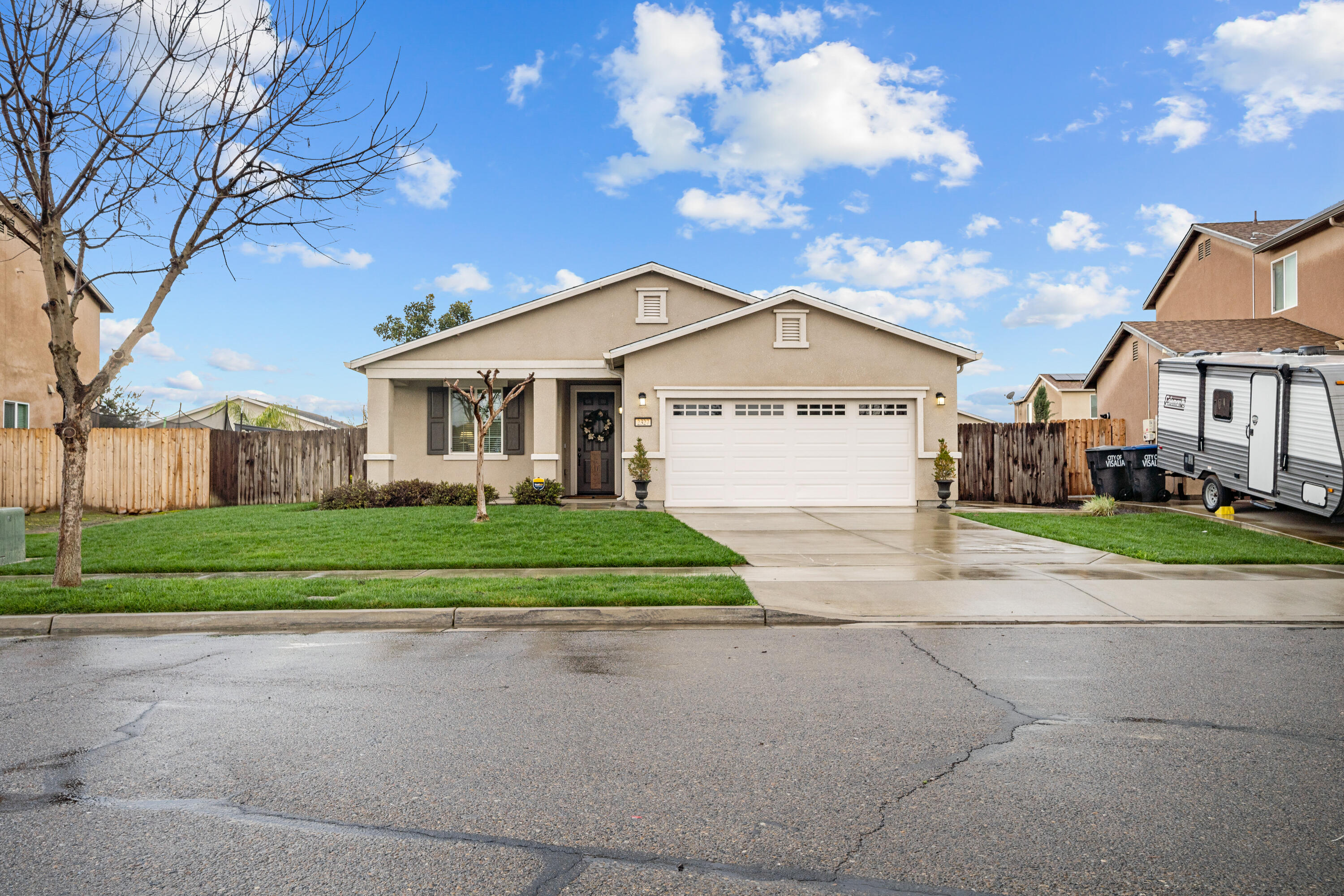 2327 W Flagstaff Ct, Visalia, CA 93291