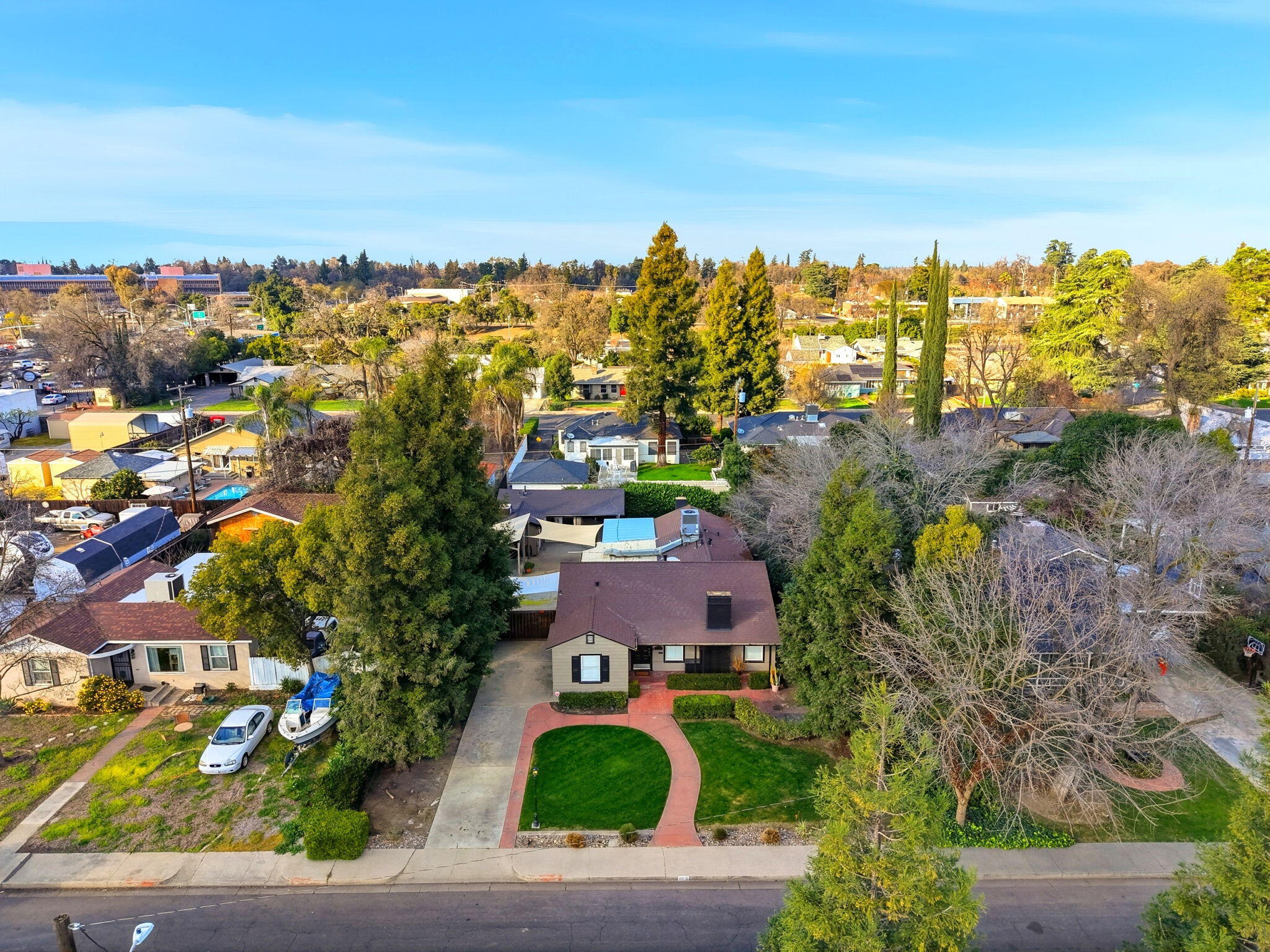 1708 W Myrtle Ave, Visalia, CA 93277